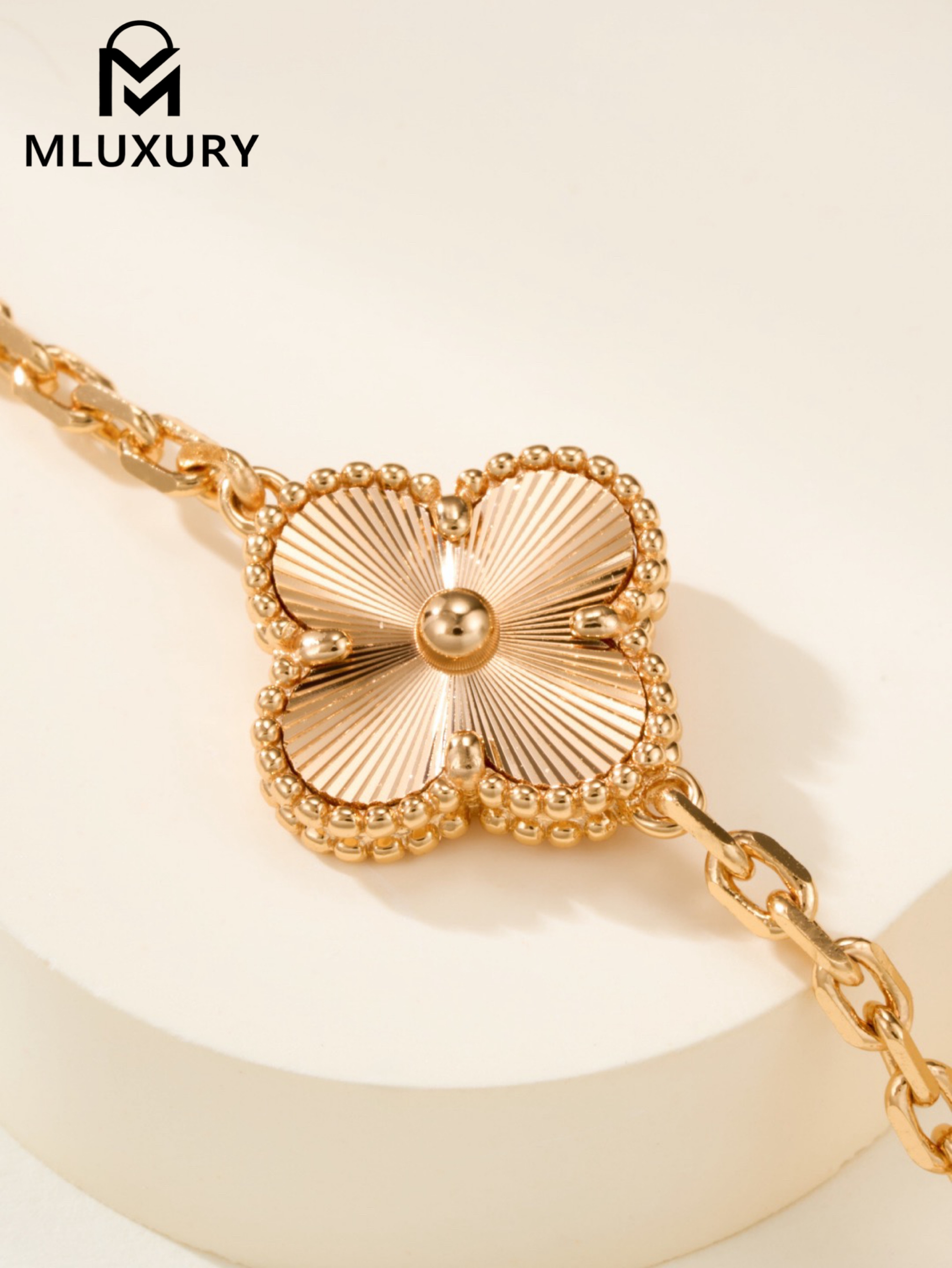 Van Cleef & Arpels Grey Mother-of-Pearl Floral Bracelet