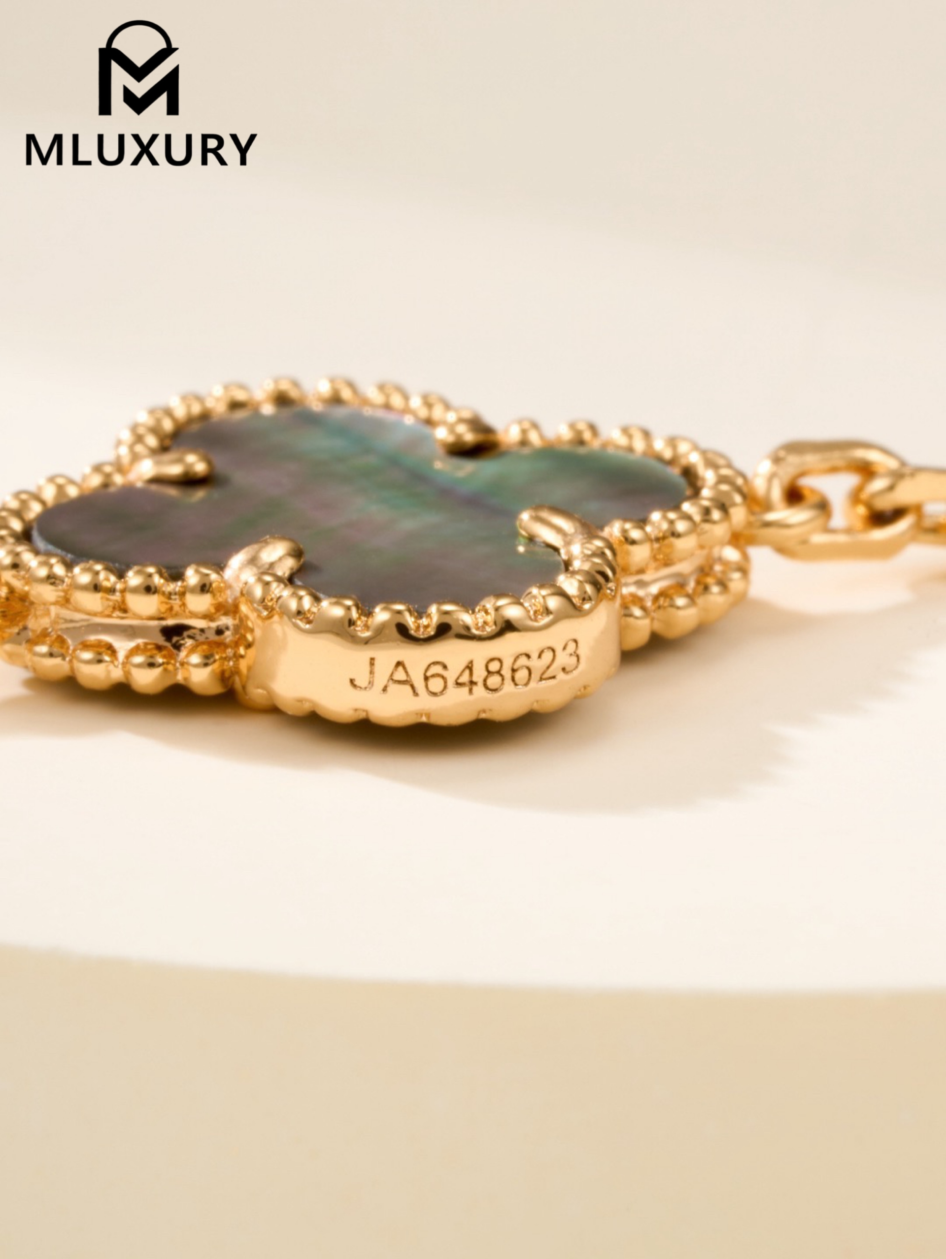 Van Cleef & Arpels Grey Mother-of-Pearl Floral Bracelet