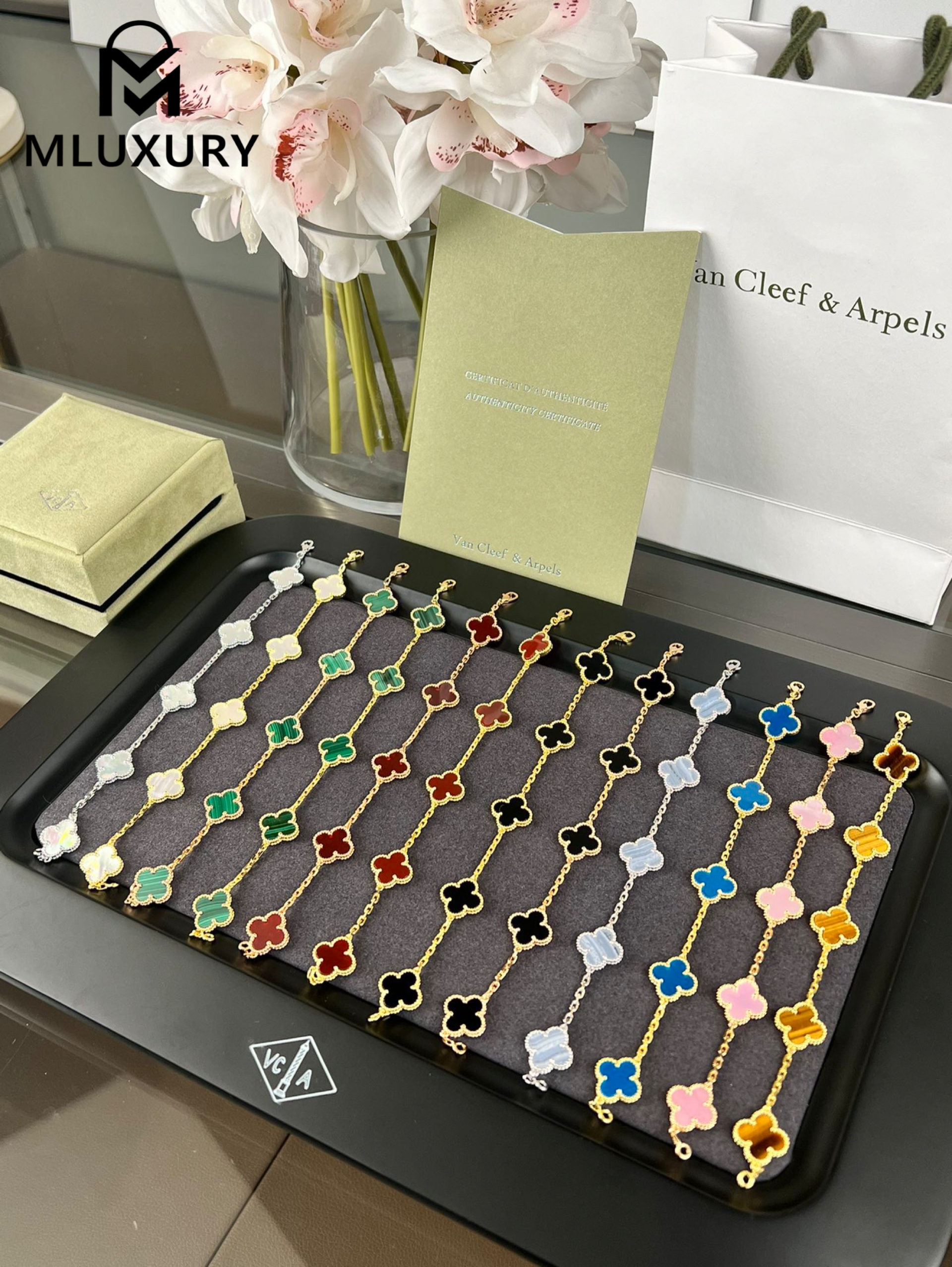 Van Cleef & Arpels Natural Stone Four-Leaf Clover Five-Flower Bracelet
