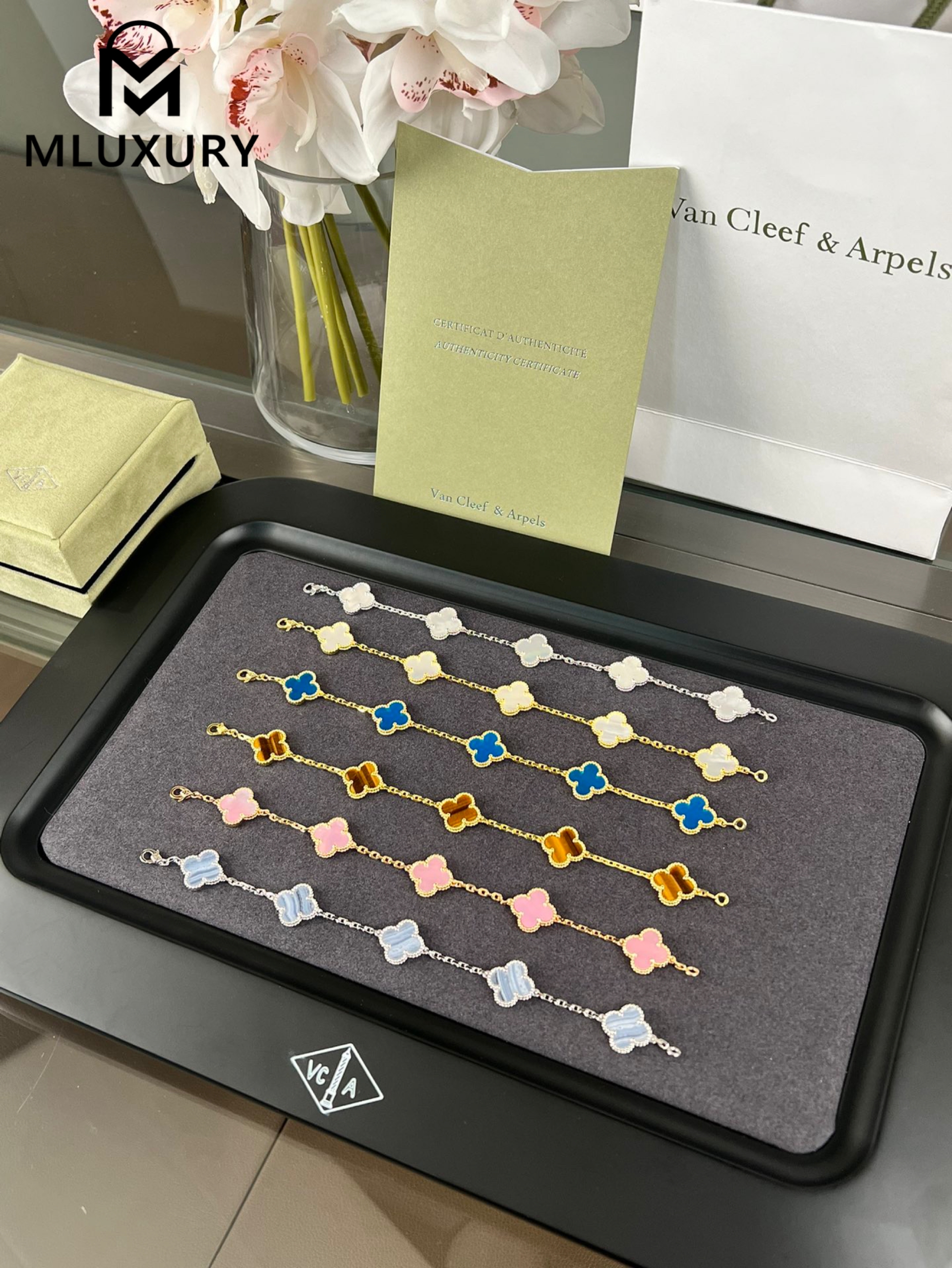 Van Cleef & Arpels Natural Stone Four-Leaf Clover Five-Flower Bracelet