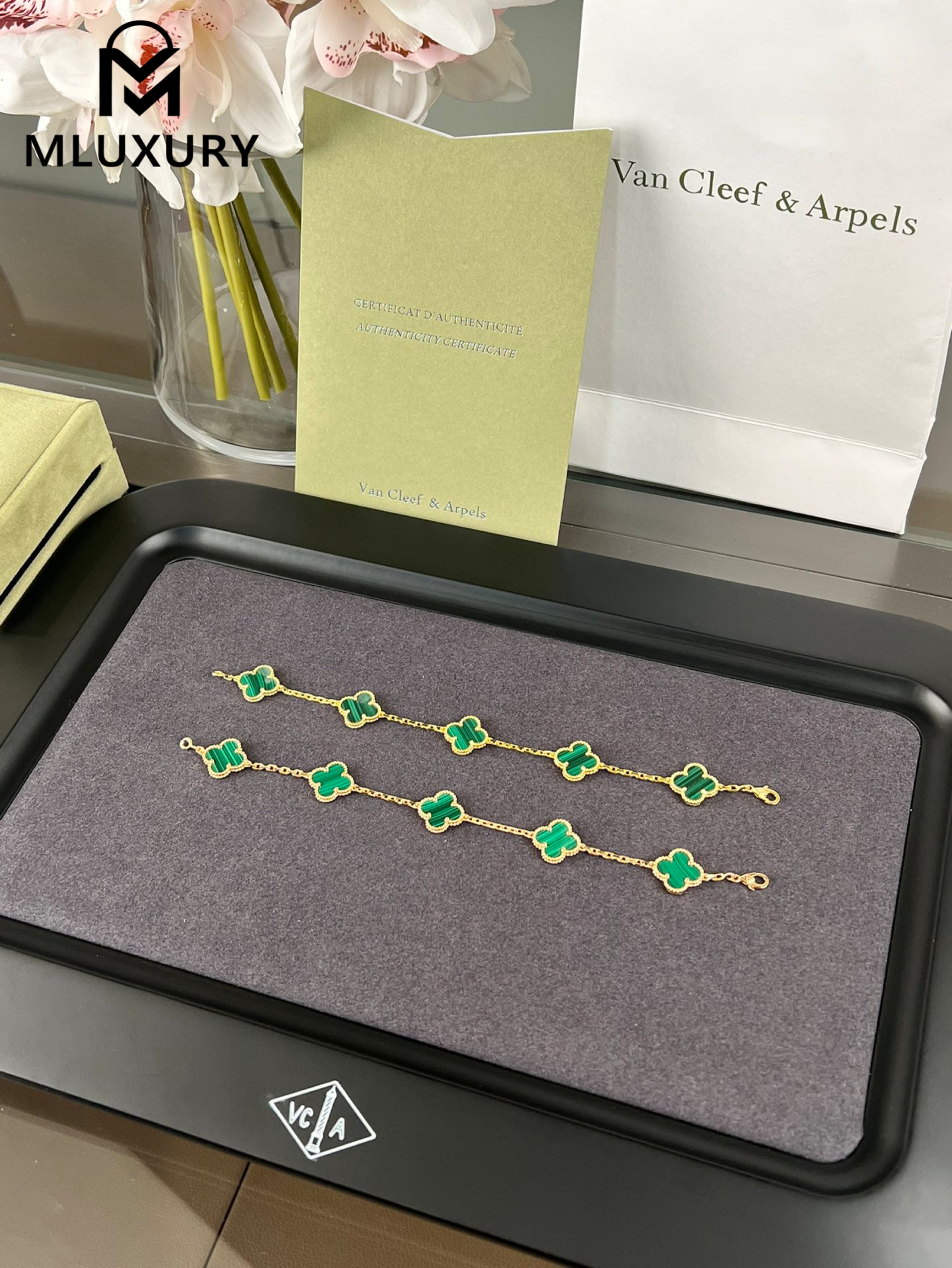 Van Cleef & Arpels Natural Stone Four-Leaf Clover Five-Flower Bracelet