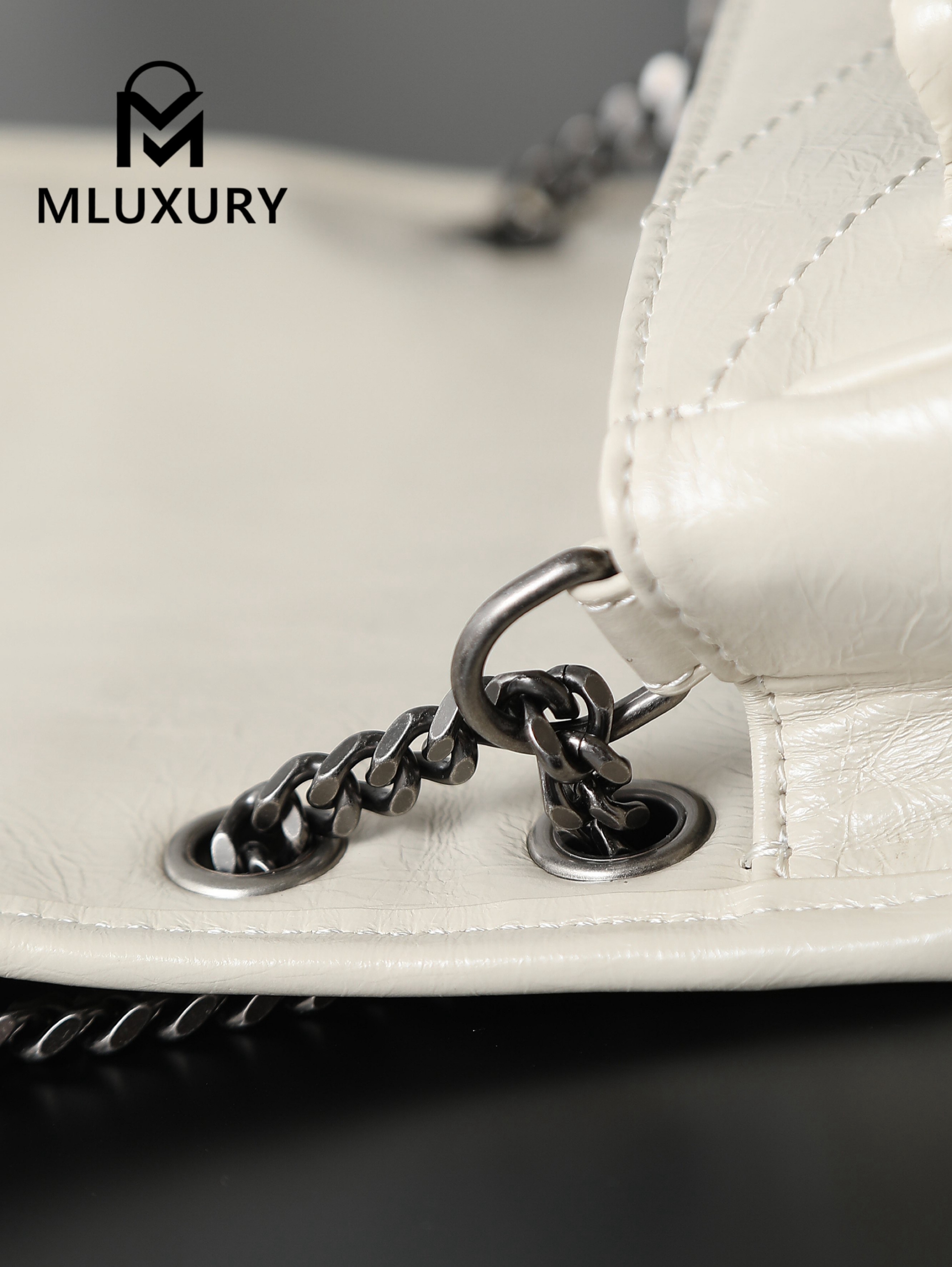 YSL Niki Off-White Waxed Leather · 22cm