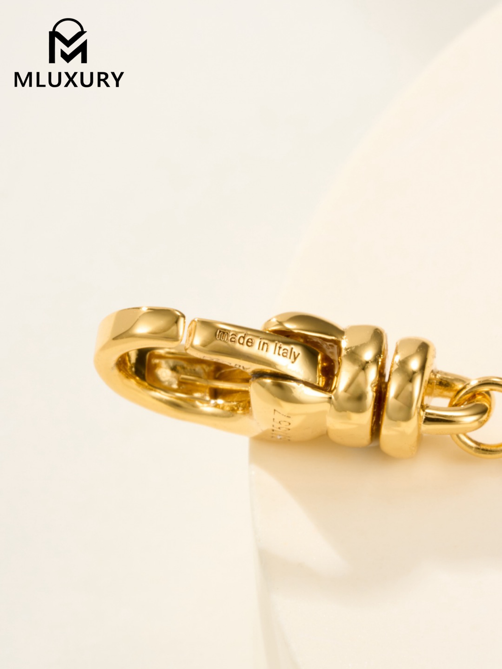 Buccellati White Mother-of-Pearl Three-Flower Bracelet (Small Size)
