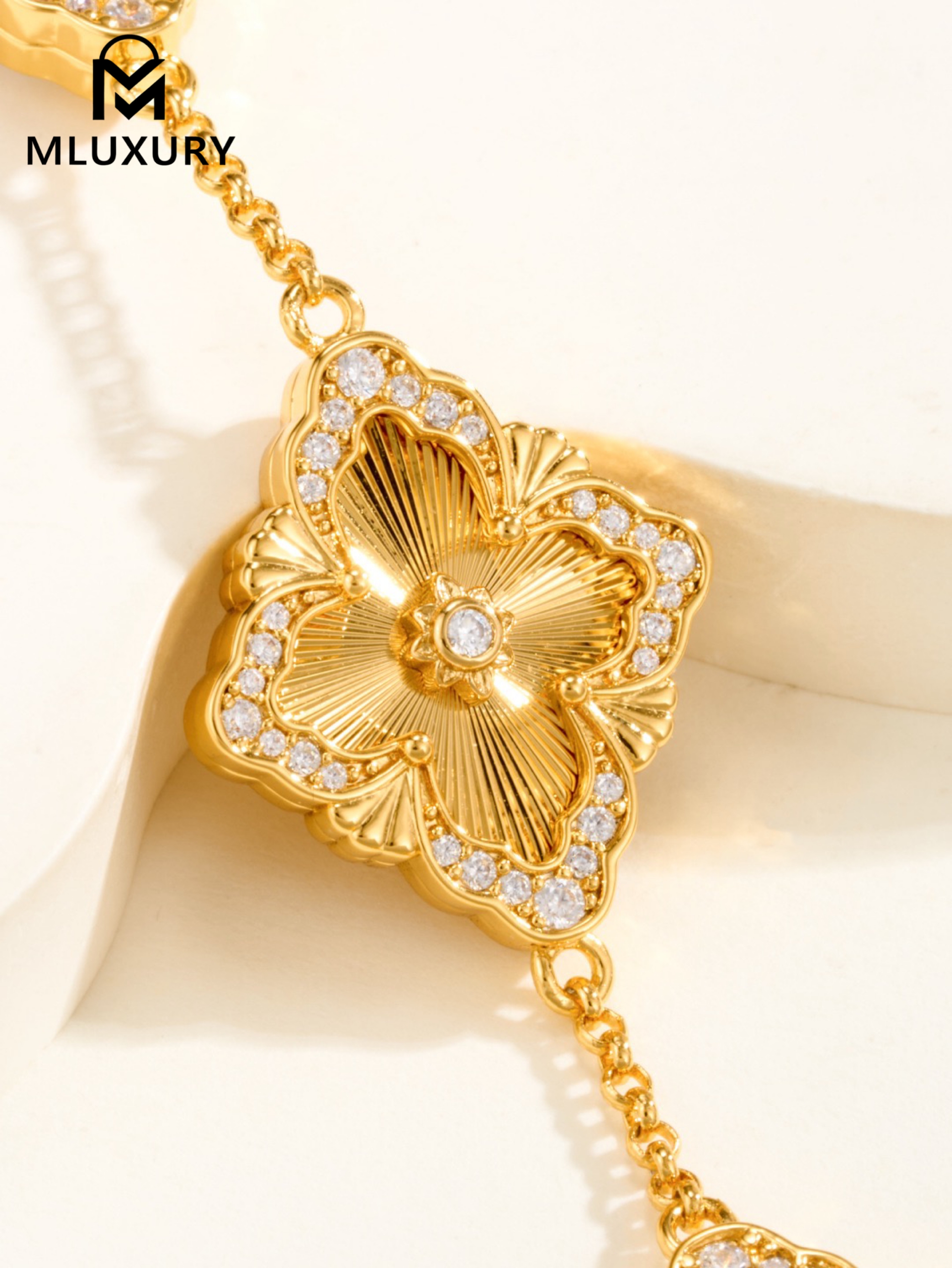 Buccellati Opera Tulle Laser Flower Bracelet (Large Size)