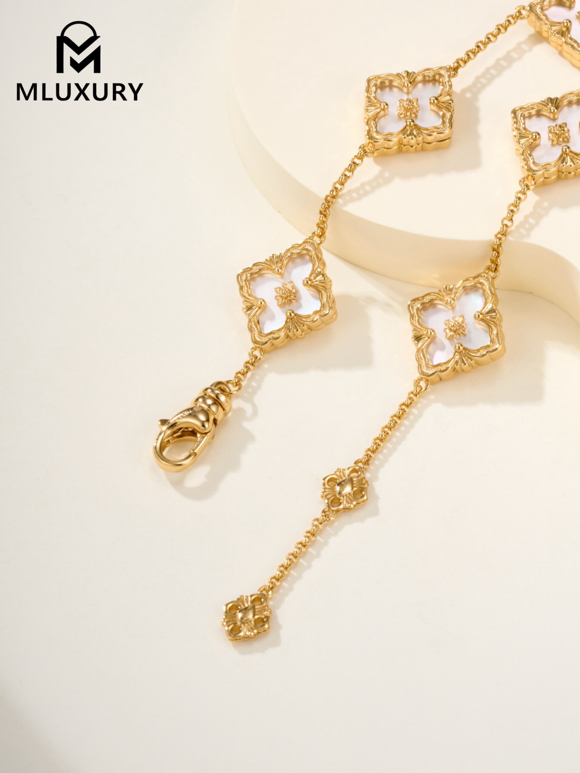 Buccellati Opera Tulle Diamond-Studded Five-Leaf Clover and Five-Petal Mother-of-Pearl Bracelet (Small Size)