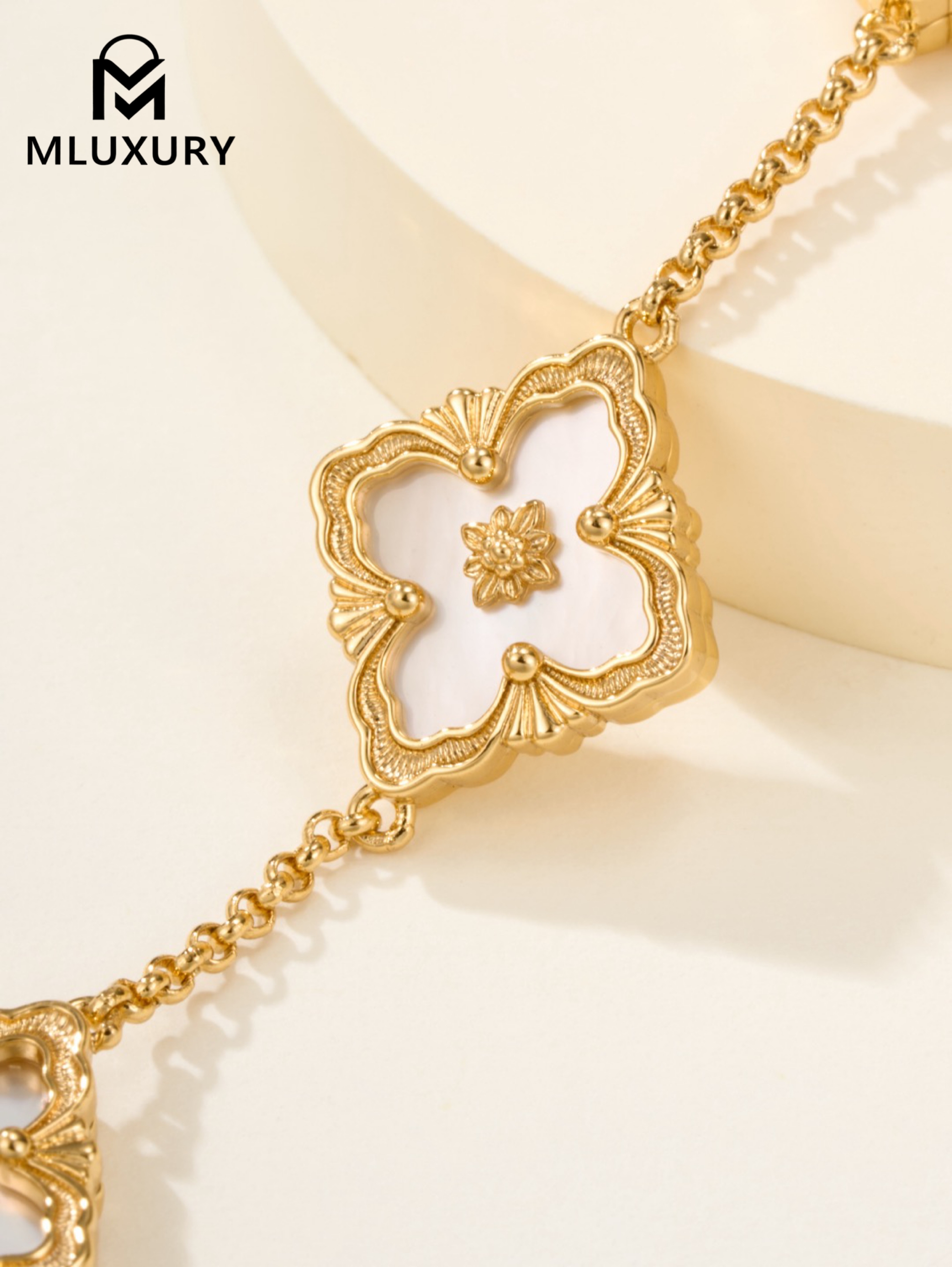 Buccellati Opera Tulle Diamond-Studded Five-Leaf Clover and Five-Petal Mother-of-Pearl Bracelet (Small Size)