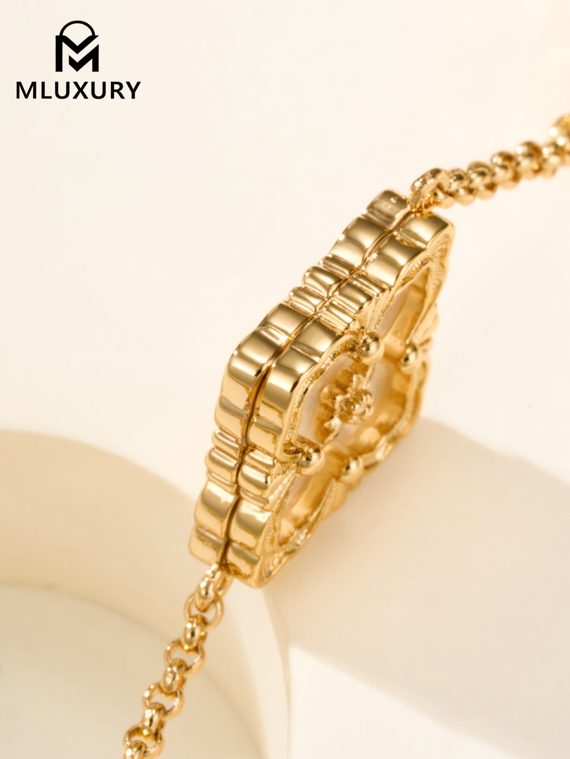 Buccellati Opera Tulle Diamond-Studded Five-Leaf Clover and Five-Petal Mother-of-Pearl Bracelet (Small Size)
