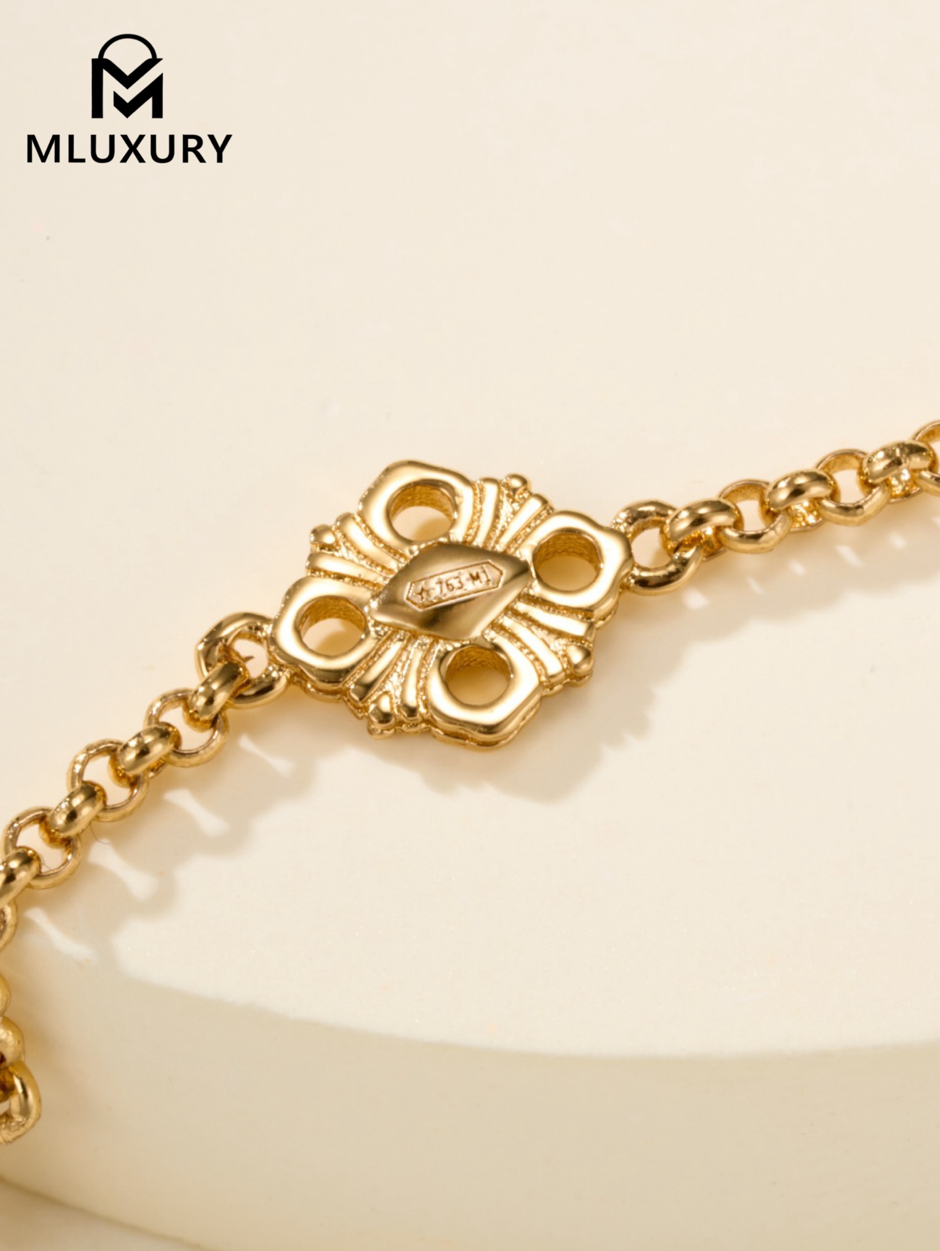 Buccellati Opera Tulle Diamond-Studded Five-Leaf Clover and Five-Petal Mother-of-Pearl Bracelet (Small Size)