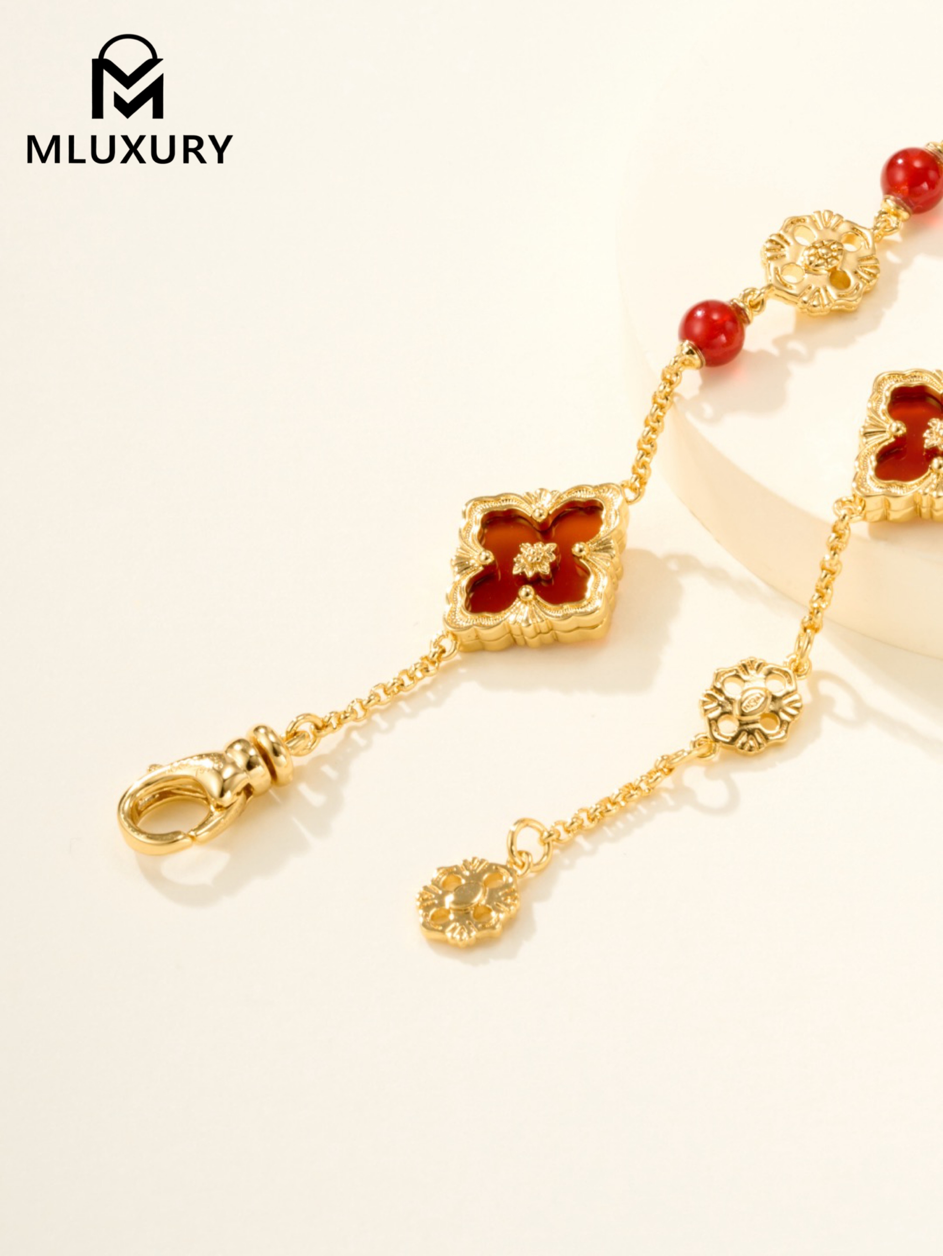 Buccellatibe Carnelian Three-Flower Bracelet (Small Size)