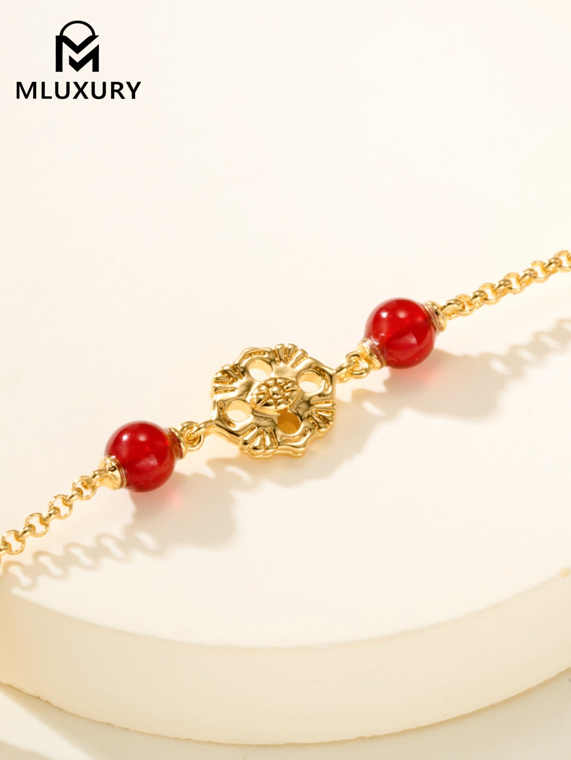Buccellatibe Carnelian Three-Flower Bracelet (Small Size)
