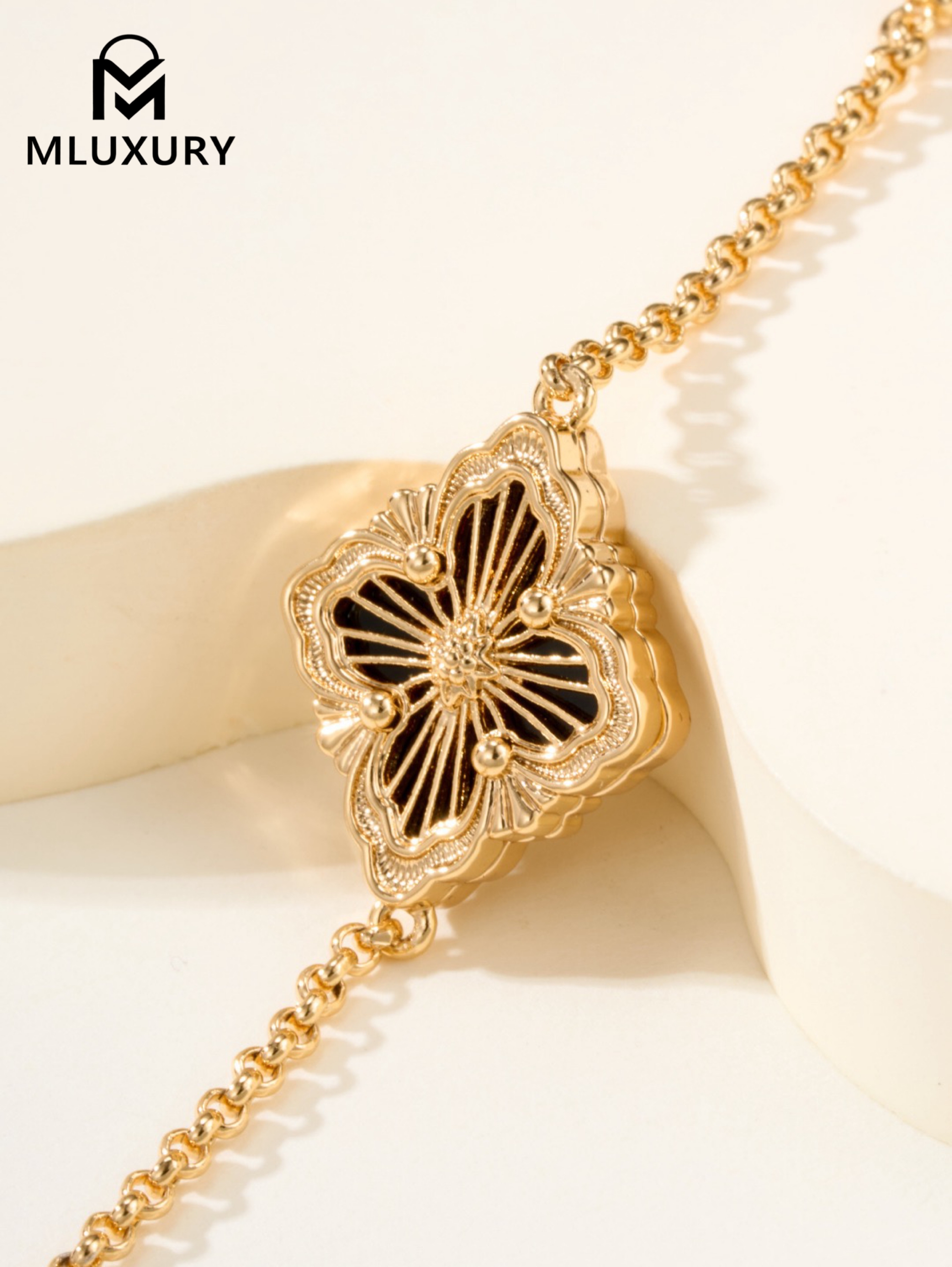 Buccellati Black Onyx Single Flower 3-Pattern Bracelet (Small Size)