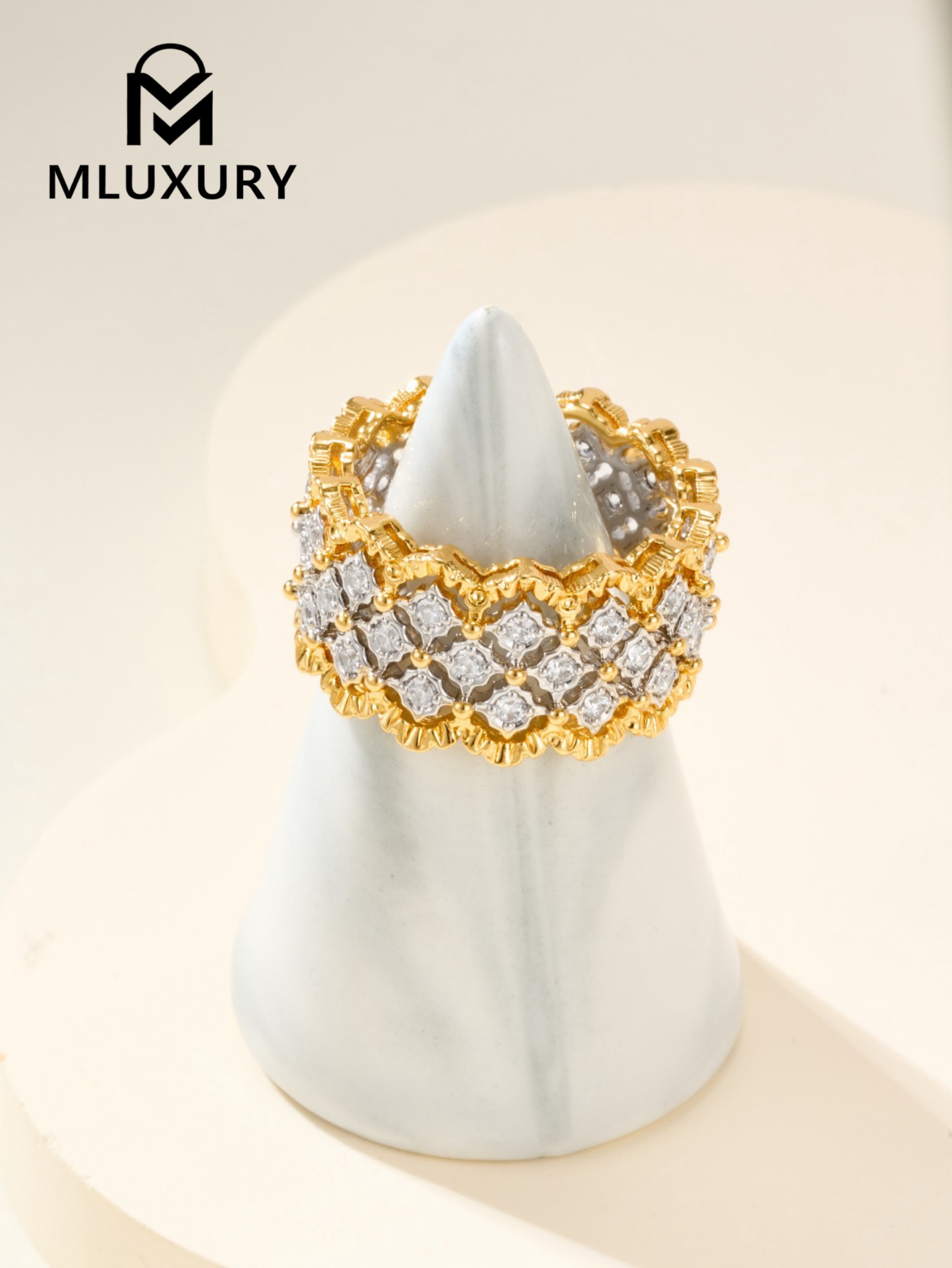Buccellati lace diamond Ring (size 678)