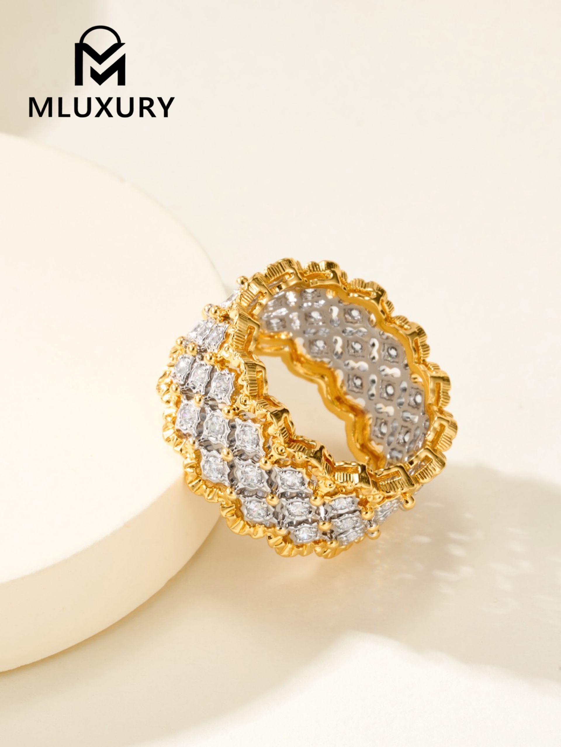 Buccellati lace diamond Ring (size 678)
