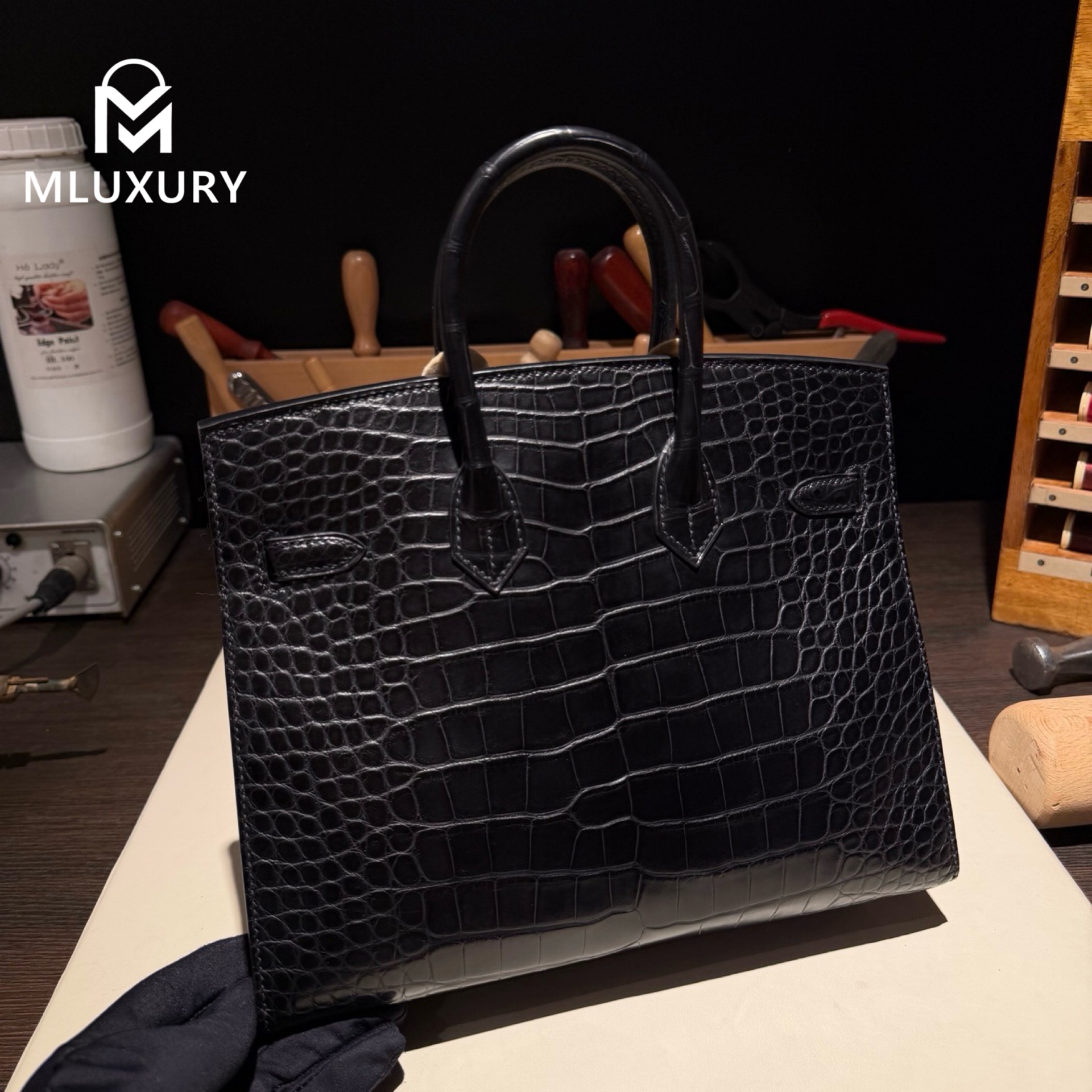 Hermès Birkin 25, Matte crocodile pattern on the outside, Black with silver hardware