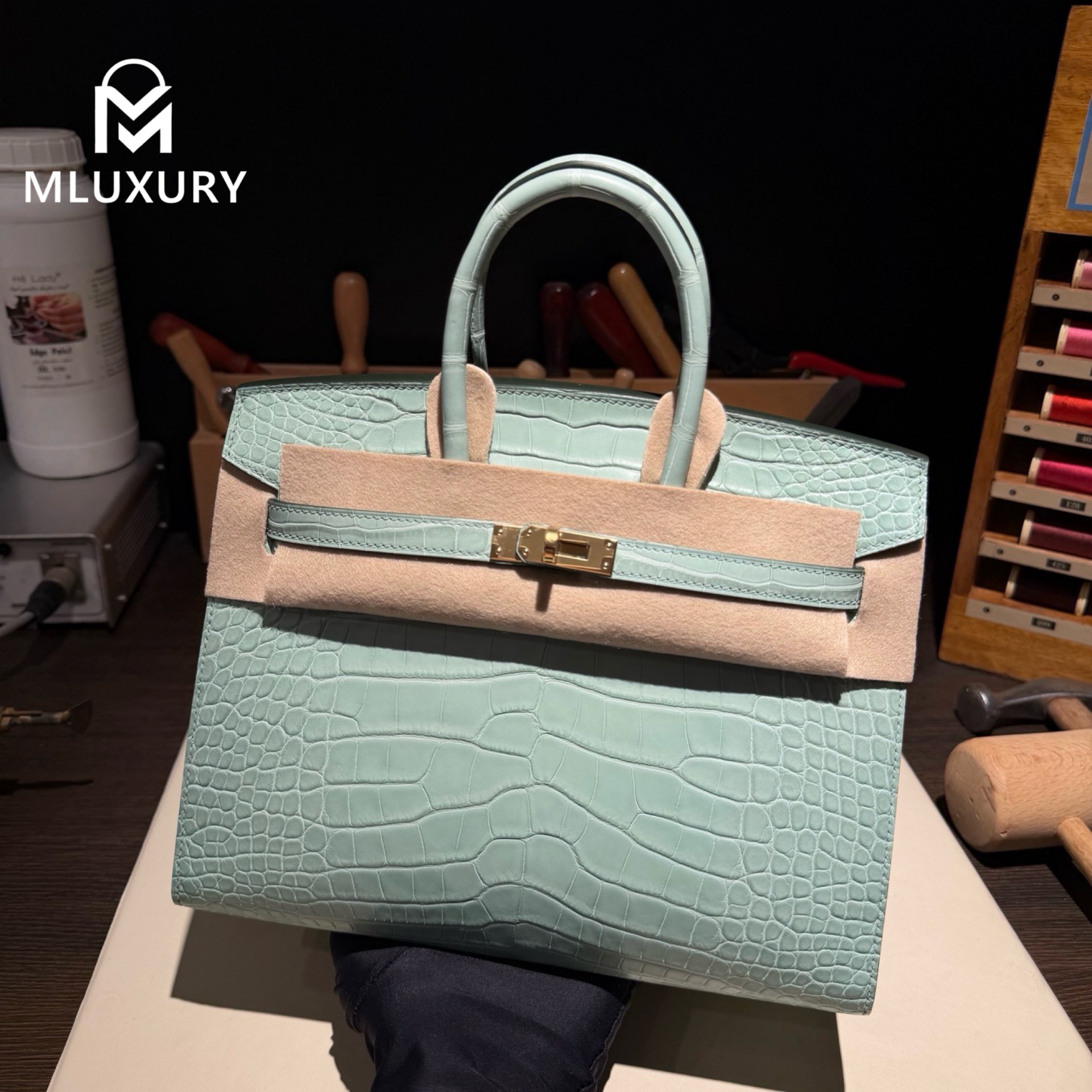 Hermès Birkin 25, Exterior stitching, Matte crocodile, Mint green, Gold hardware