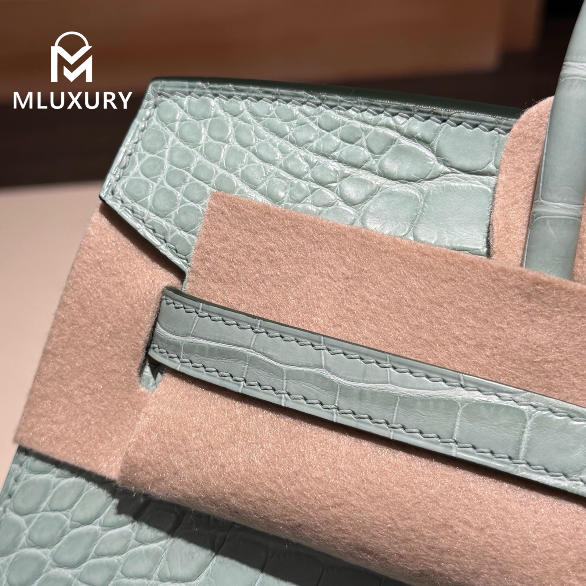 Hermès Birkin 25, Exterior stitching, Matte crocodile, Mint green, Gold hardware