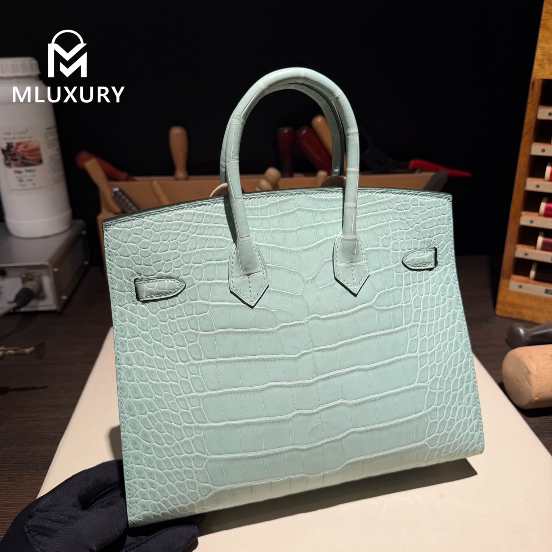 Hermès Birkin 25, Exterior stitching, Matte crocodile, Mint green, Gold hardware
