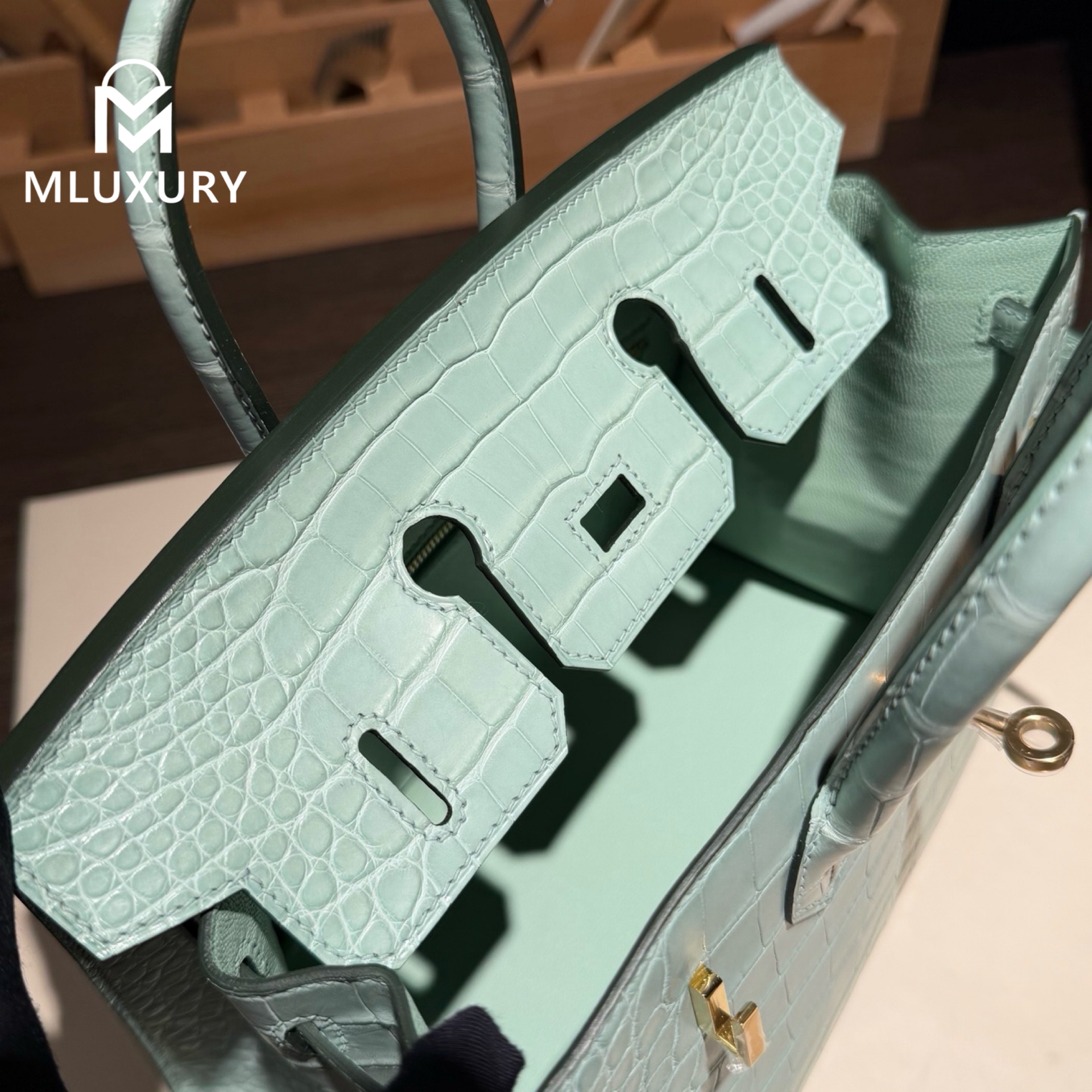 Hermès Birkin 25, Exterior stitching, Matte crocodile, Mint green, Gold hardware