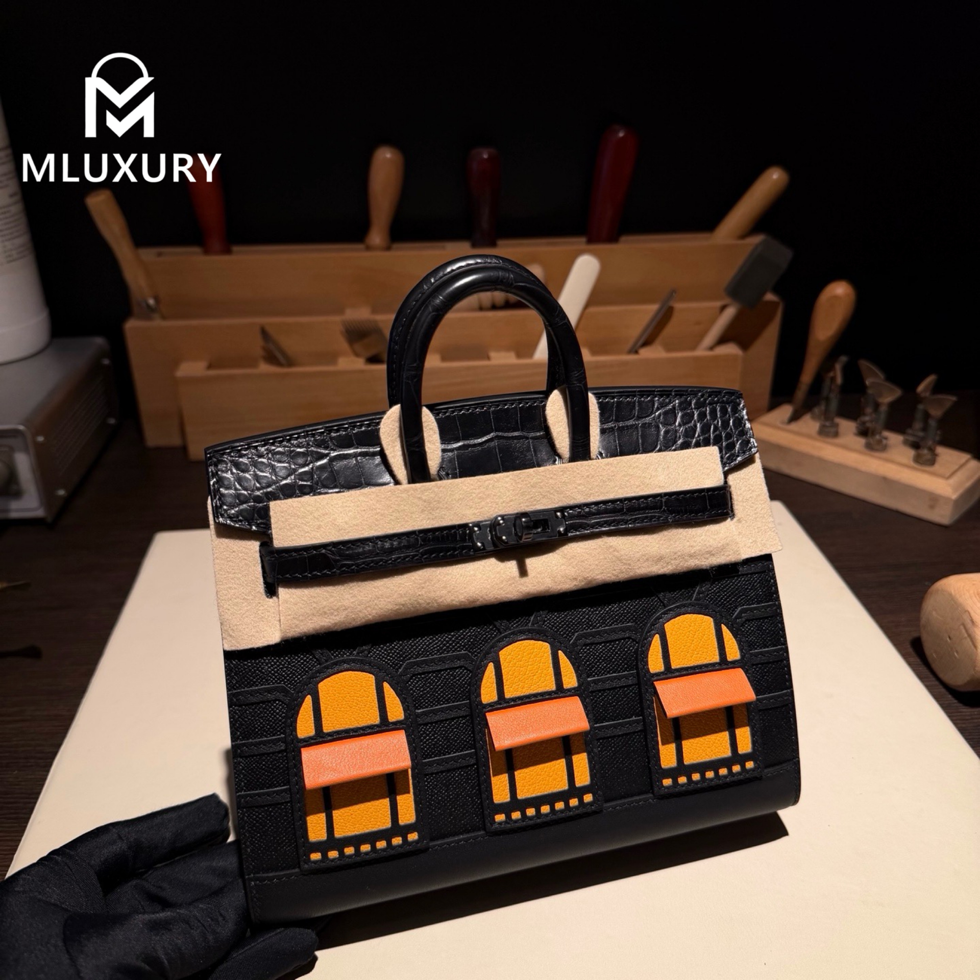 Hermès Birkin 20, Matte Alligator, Midnight House, Black Buckle
