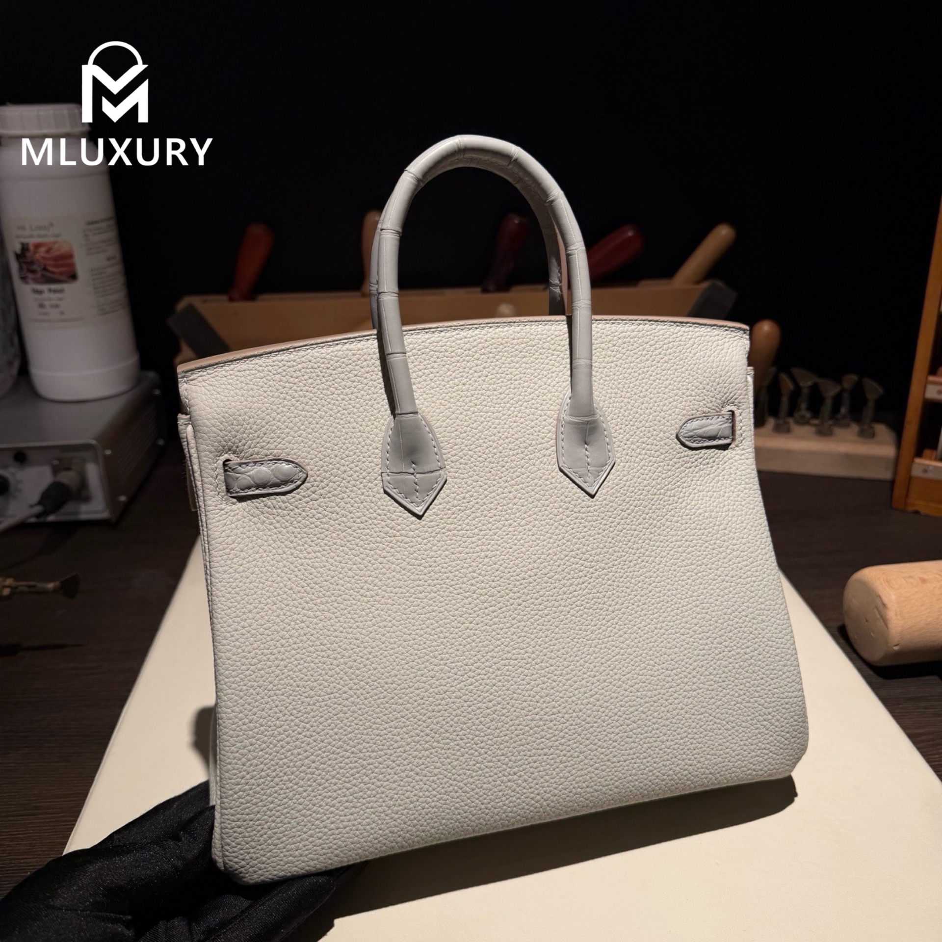 Hermès Birkin 25 Togo with matte crocodile leather, Pearl grey, Gold hardware