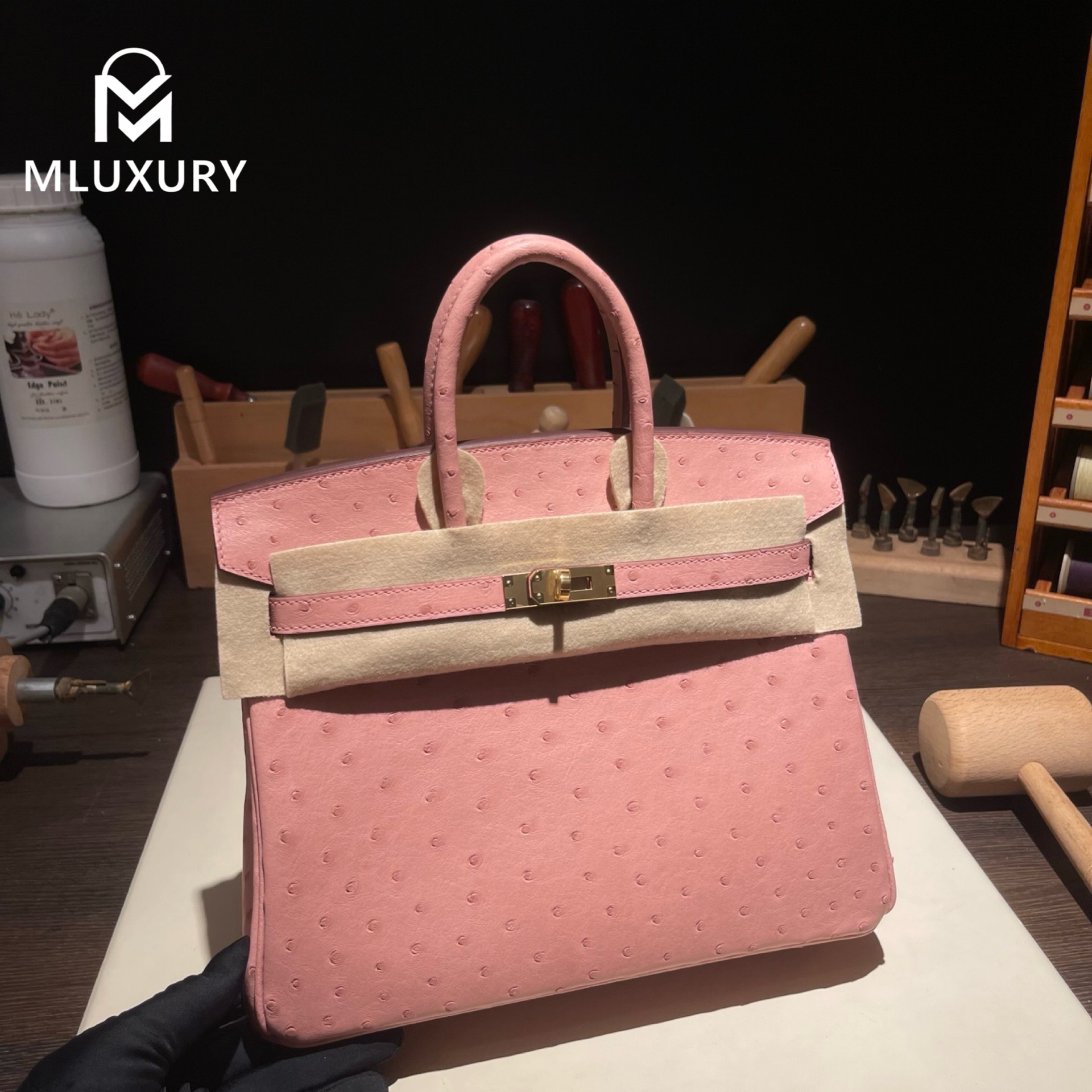 Hermès Birkin 25, Ostrich Leather, Ceramic Pink, Gold Hardware