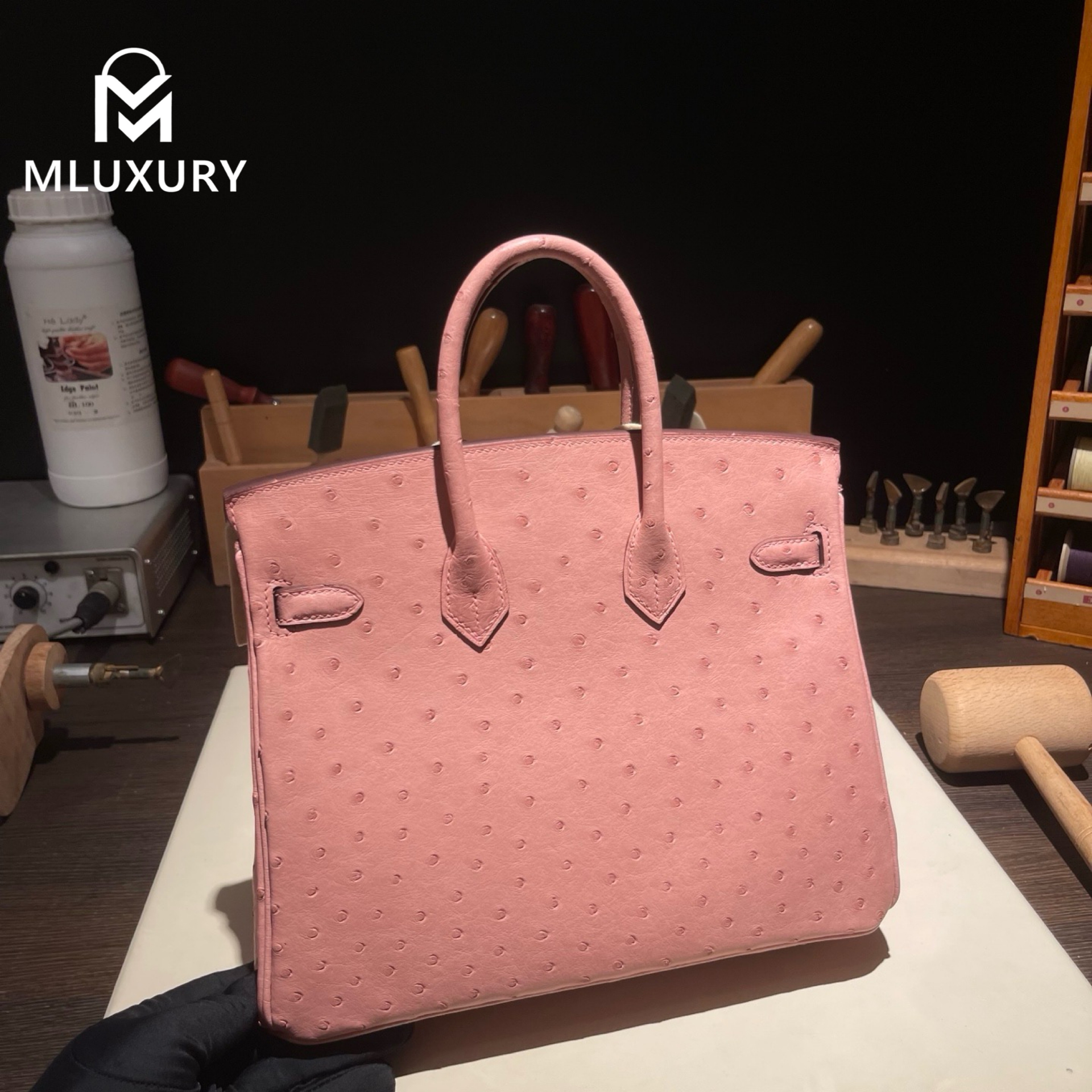 Hermès Birkin 25, Ostrich Leather, Ceramic Pink, Gold Hardware