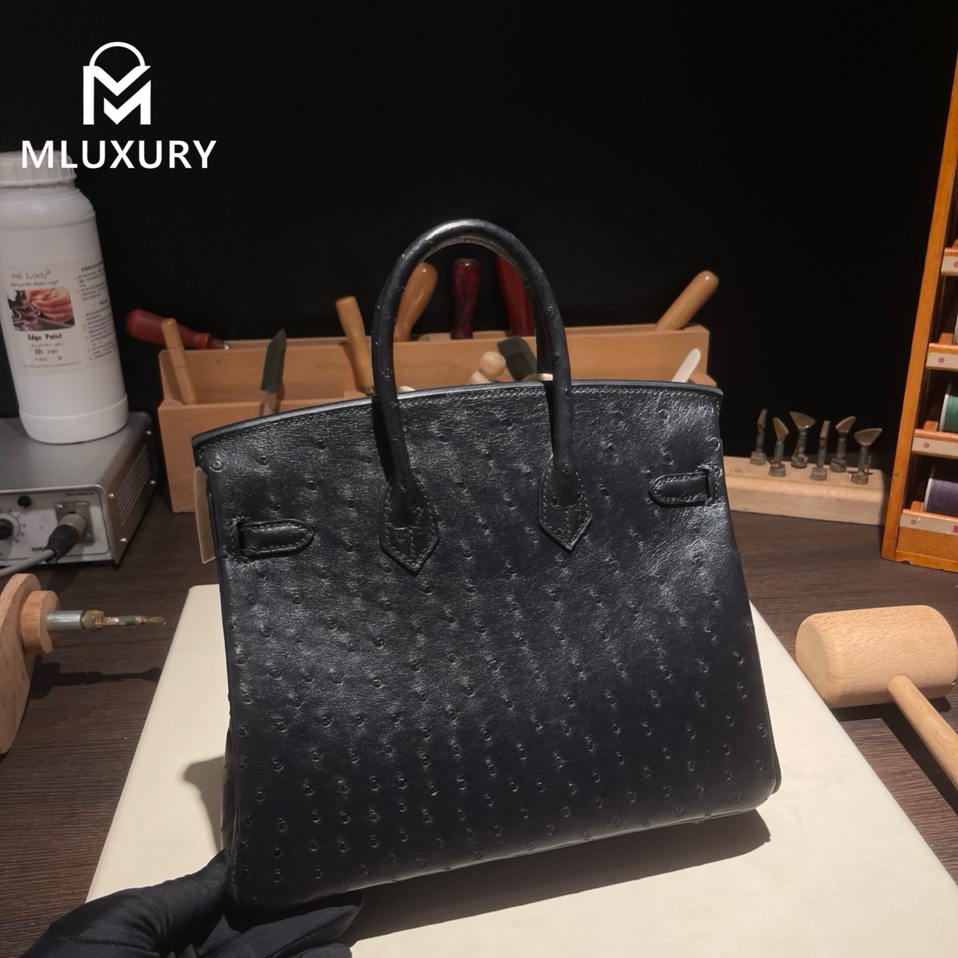 Hermès Birkin 25, Ostrich Leather, Black, Gold Hardware