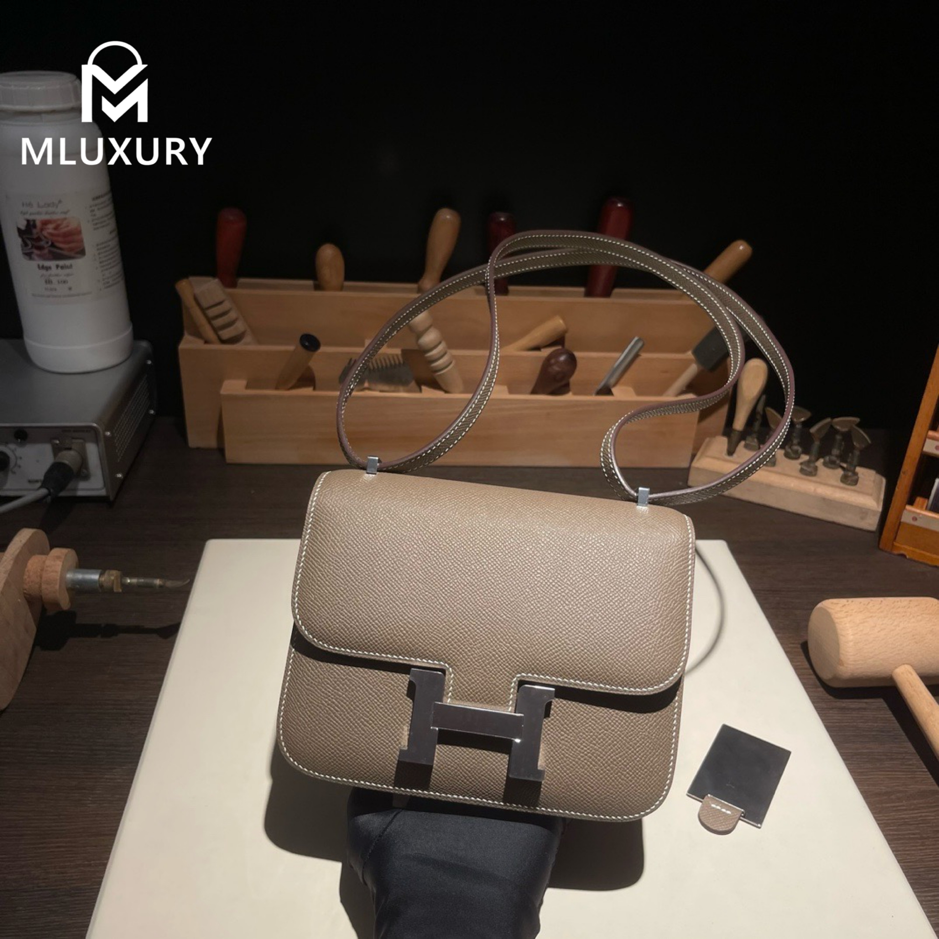 Hermès Constance 19 Flight Attendant New Style, with Mirror, Epsom Leather, Elephant Grey, Silver Hardware