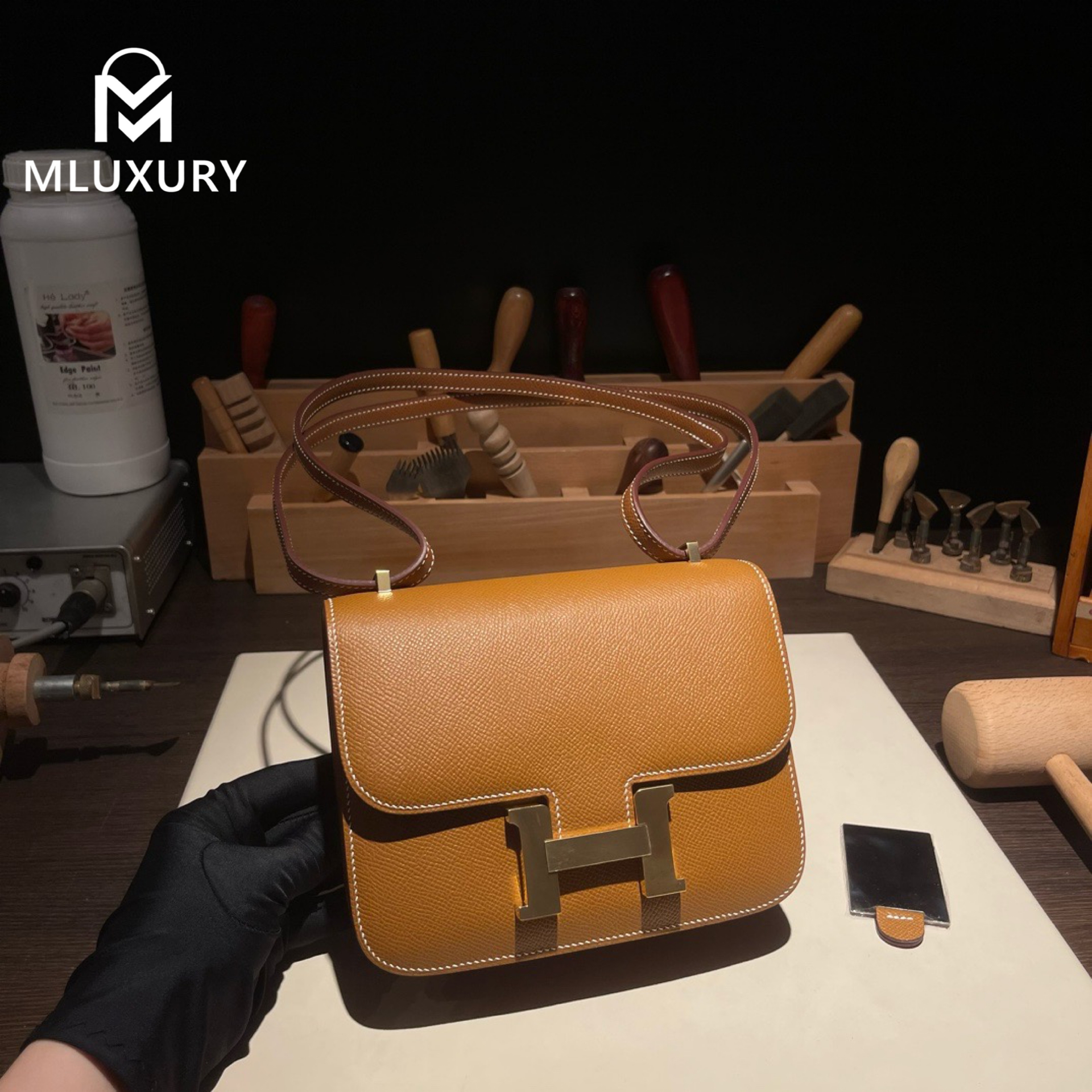 Hermès Constance 19 Flight Attendant New Style, with Mirror, Epsom Leather, Golden Brown, Gold Hardware