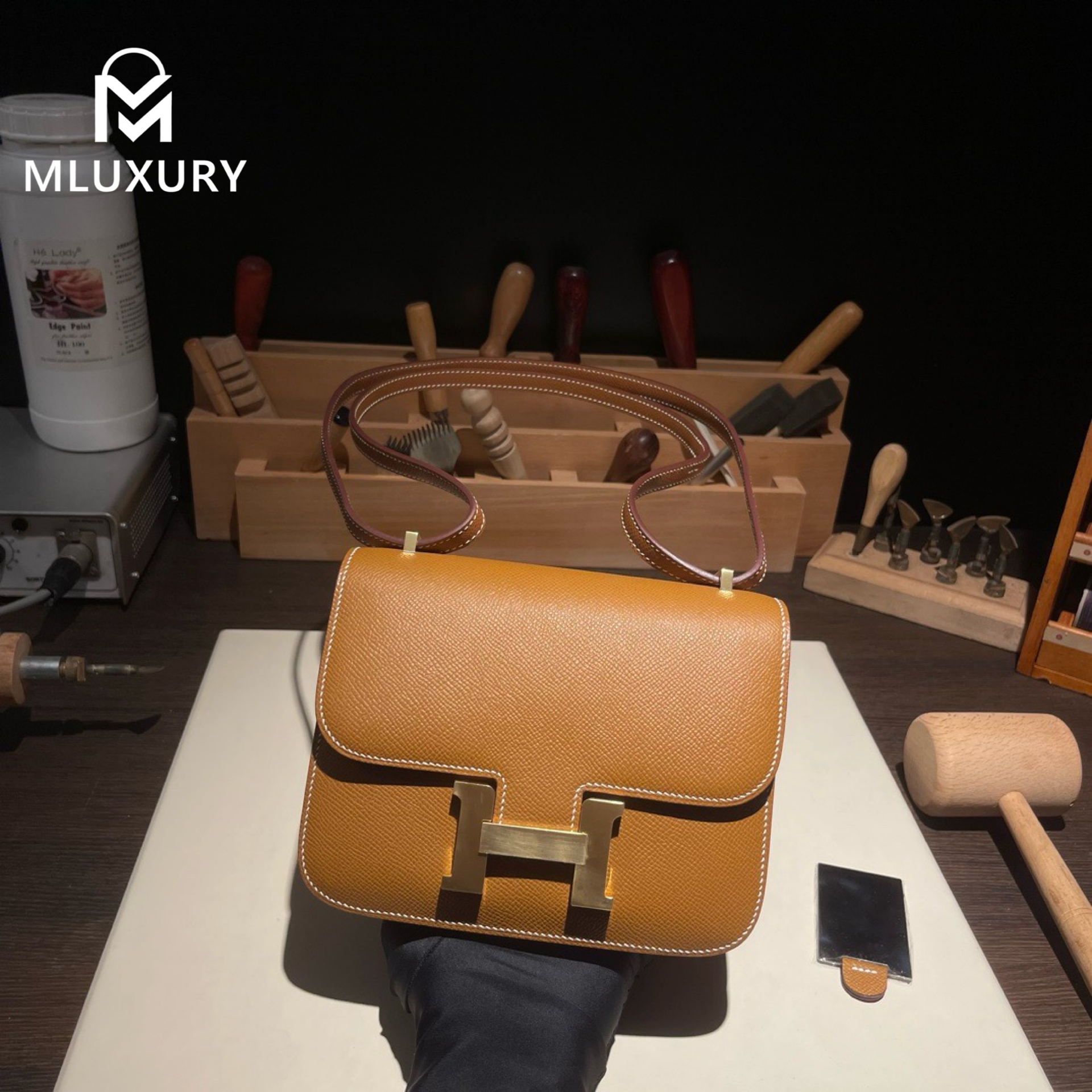 Hermès Constance 19 Flight Attendant New Style, with Mirror, Epsom Leather, Golden Brown, Gold Hardware