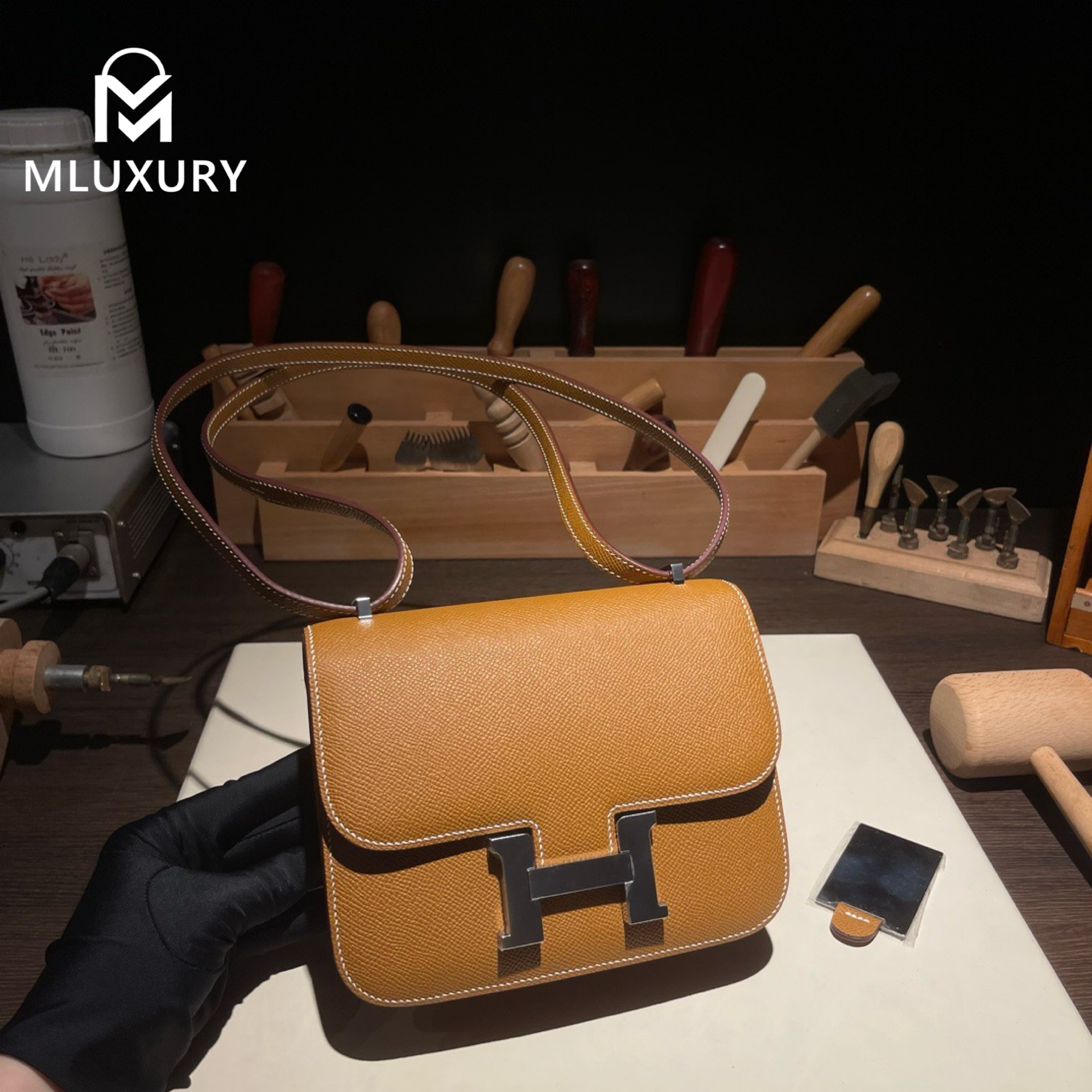 Hermès Constance 19 Flight Attendant New Style, with Mirror, Epsom Leather, Golden Brown, Silver Hardware