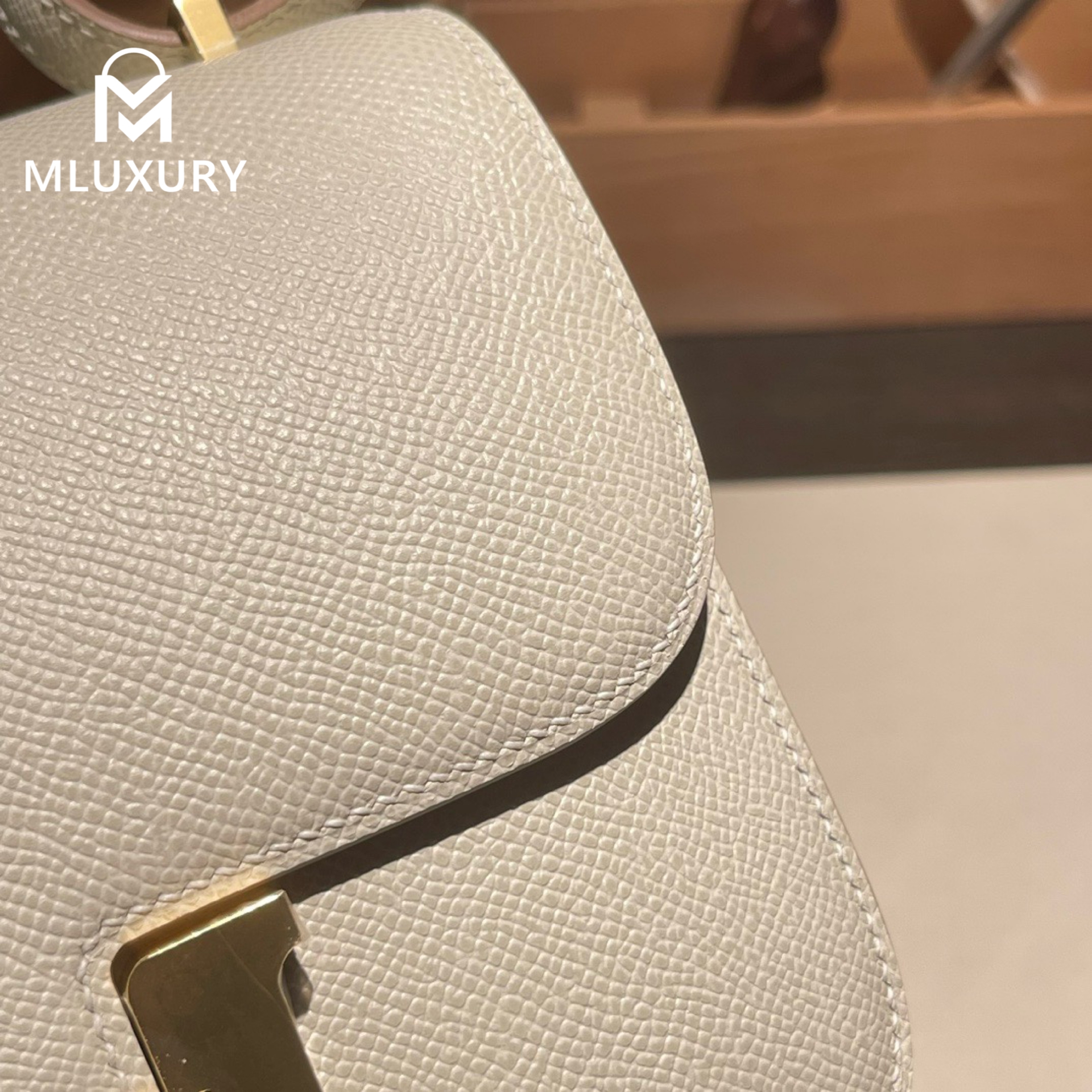 Hermès Constance 19 Flight Attendant New Style, with Mirror, Epsom Leather, Milkshake White, Gold Hardware