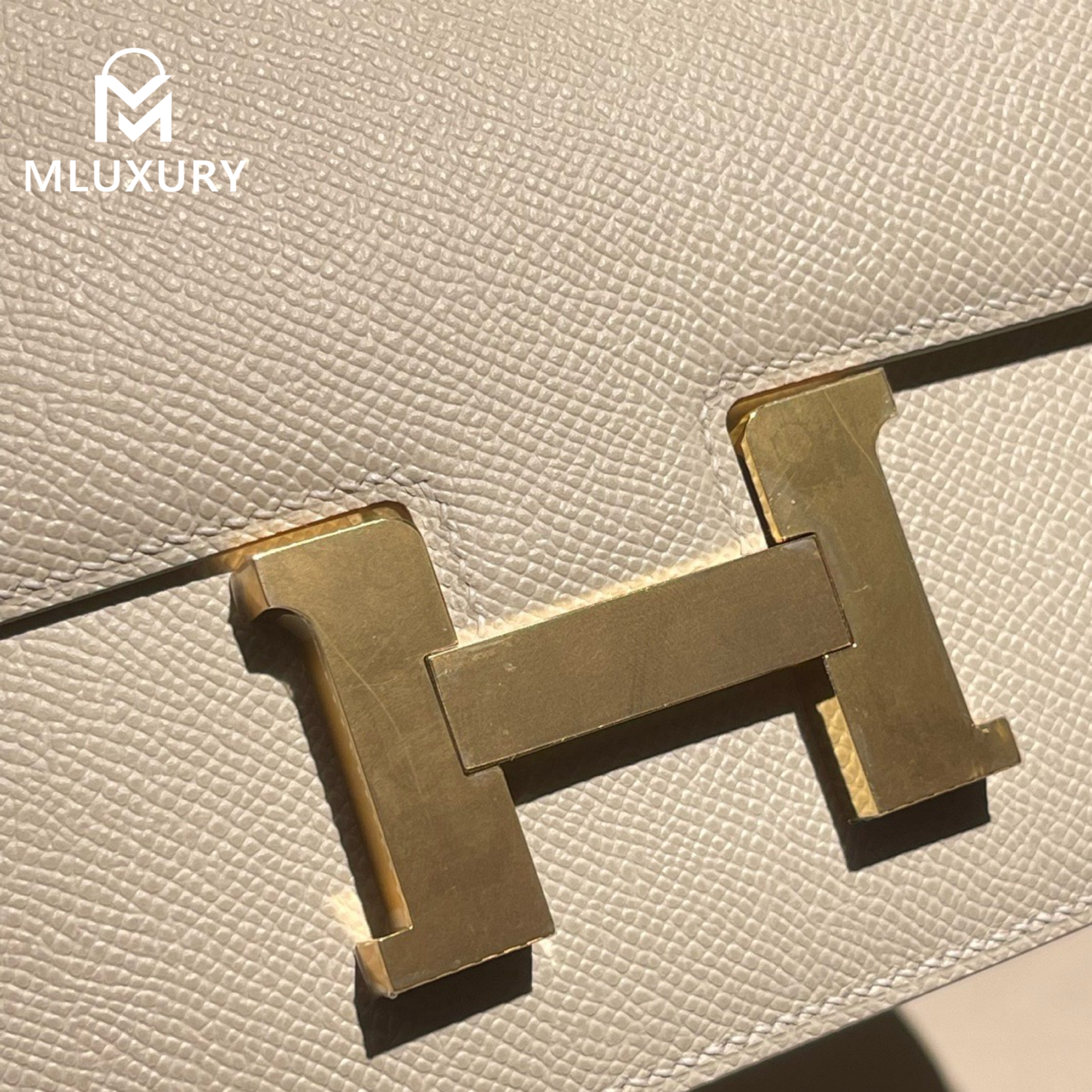 Hermès Constance 19 Flight Attendant New Style, with Mirror, Epsom Leather, Milkshake White, Gold Hardware