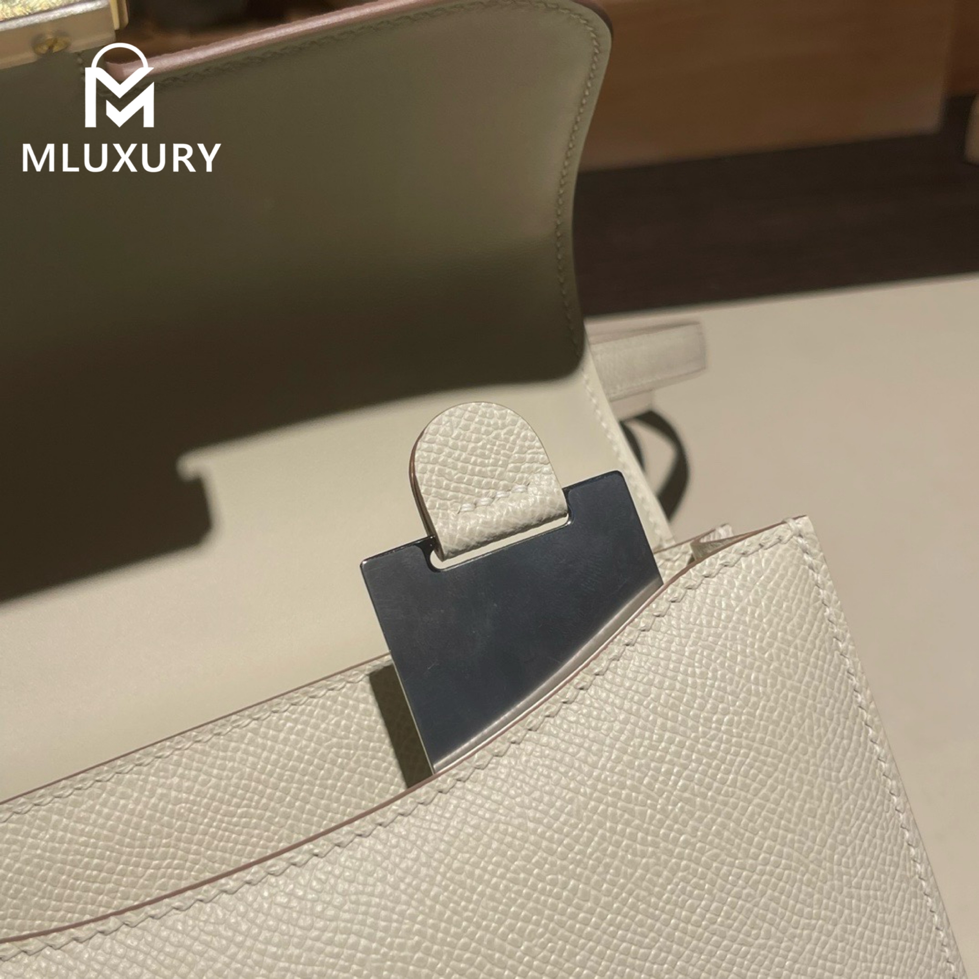 Hermès Constance 19 Flight Attendant New Style, with Mirror, Epsom Leather, Milkshake White, Gold Hardware