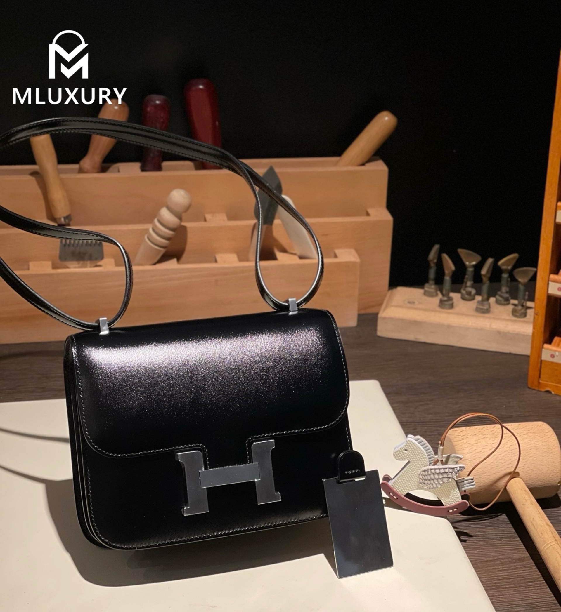 Hermès Constance 19 New Flight Attendant Style with Mirror, Box Leather, Black, Silver Hardware
