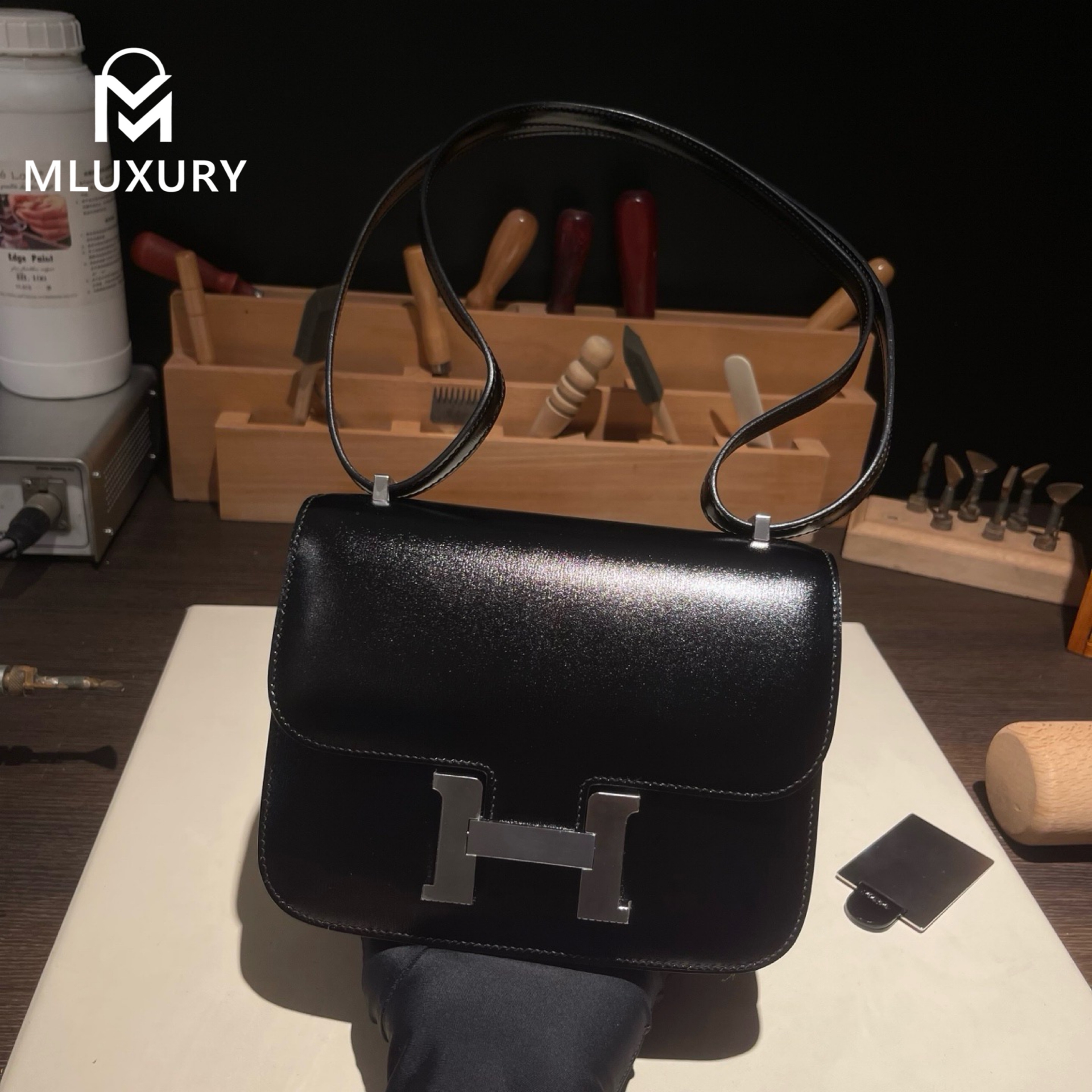 Hermès Constance 19 New Flight Attendant Style with Mirror, Box Leather, Black, Silver Hardware