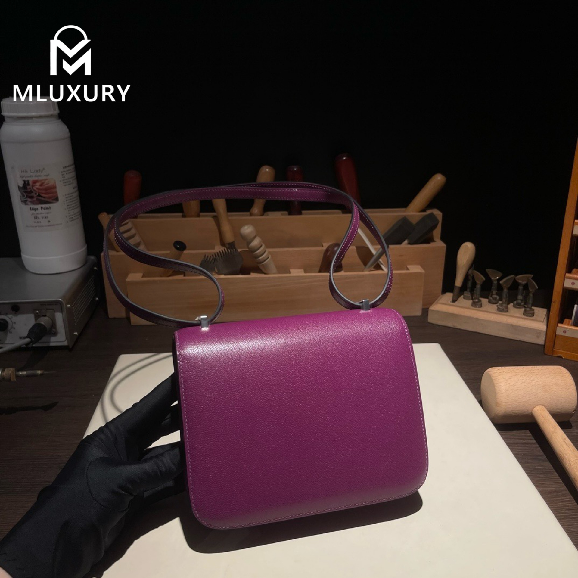 Hermès Constance 19 new flight attendant style with mirror, Genuine Chanklia goatskin leather, P9 anemone purple, Silver hardware