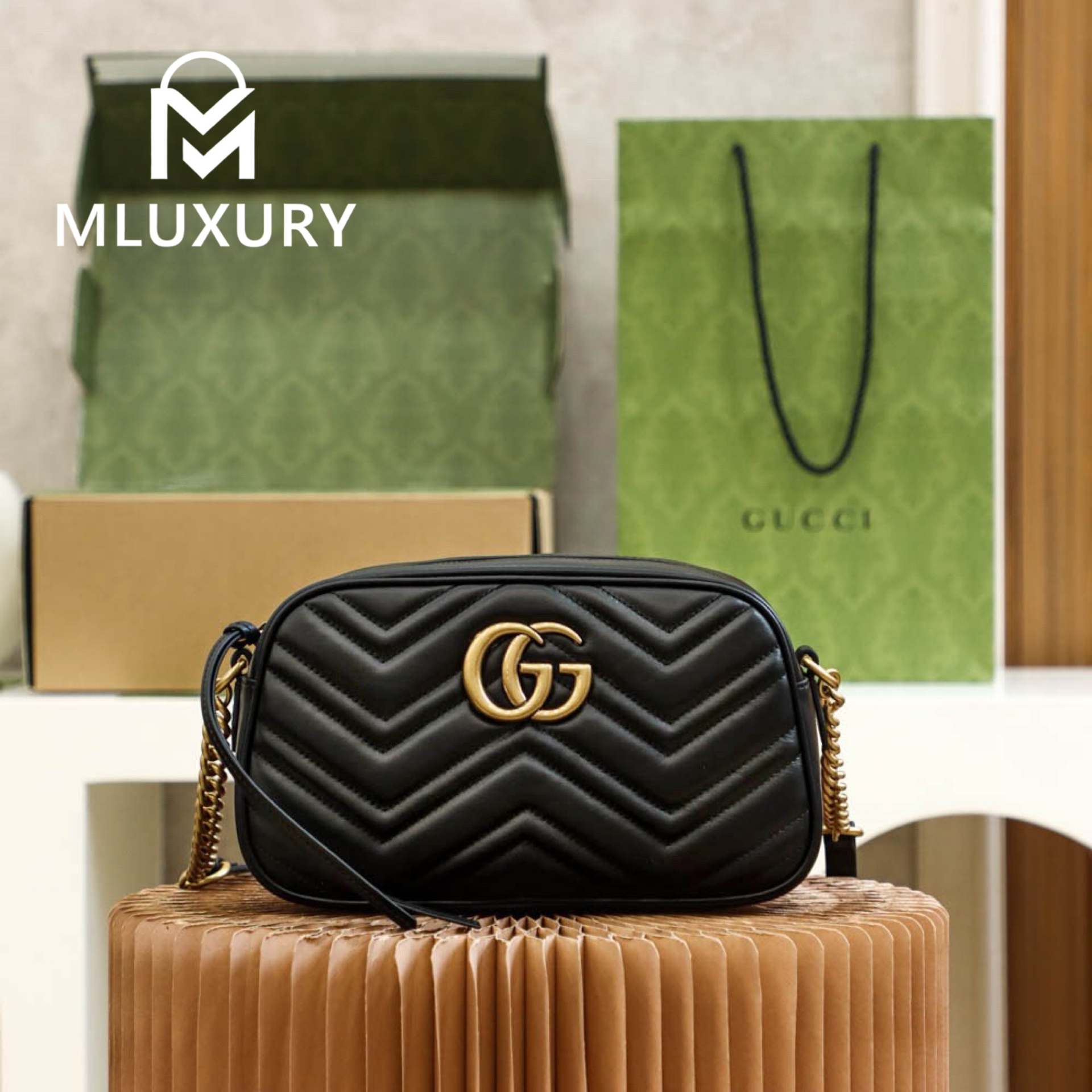GUCCI Marmont 24cm Camera Bag – Black