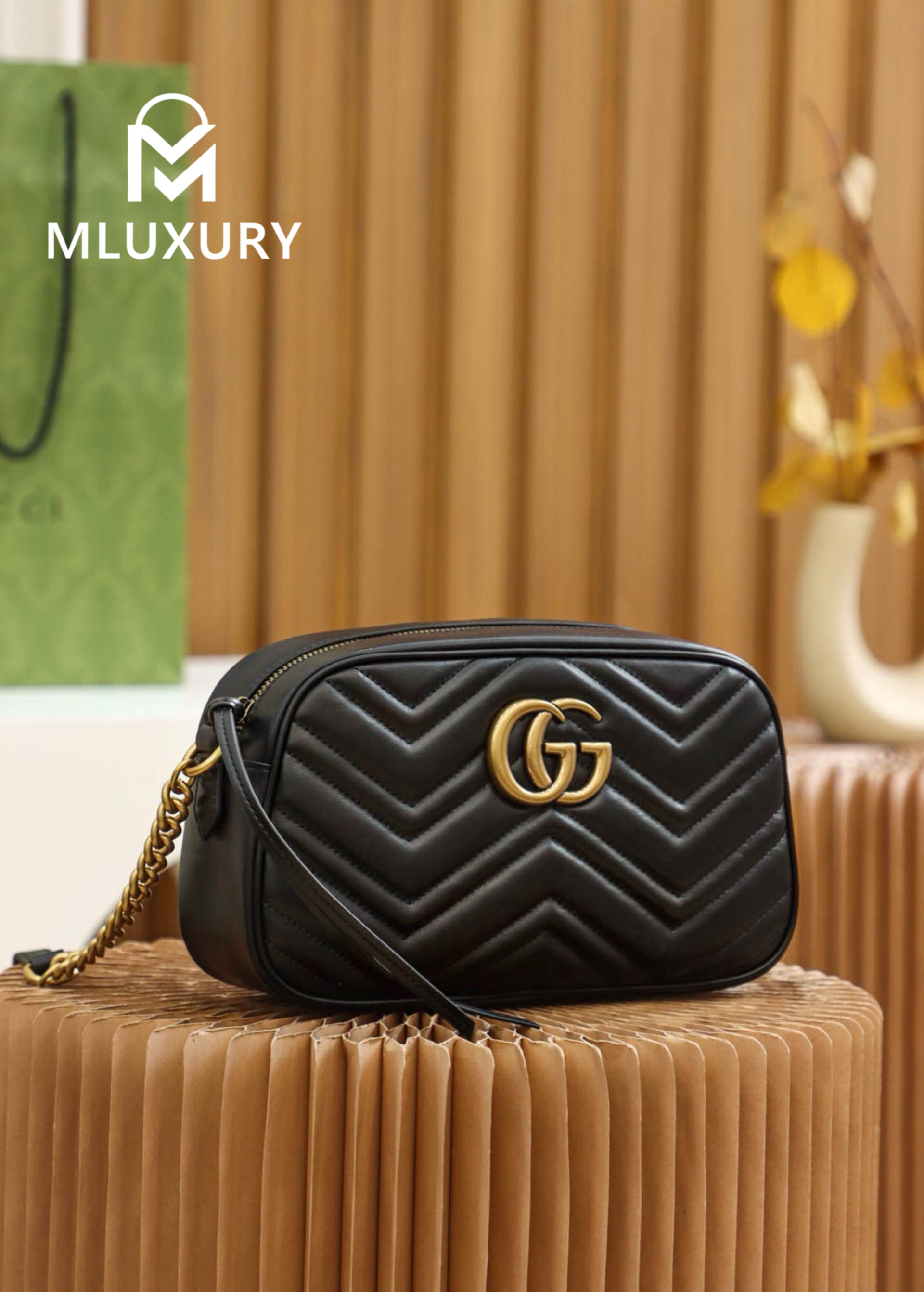 GUCCI Marmont 24cm Camera Bag – Black