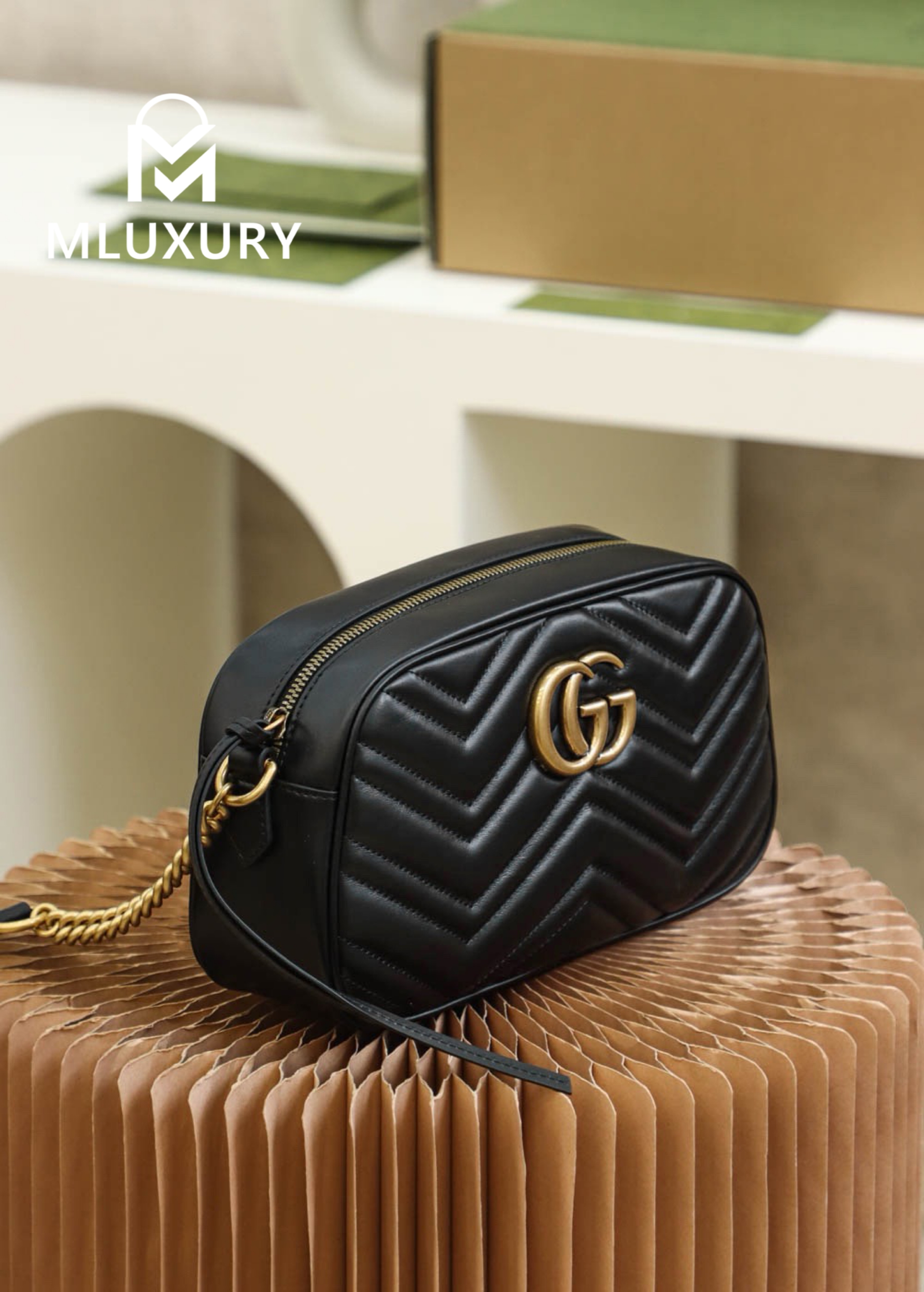 GUCCI Marmont 24cm Camera Bag – Black