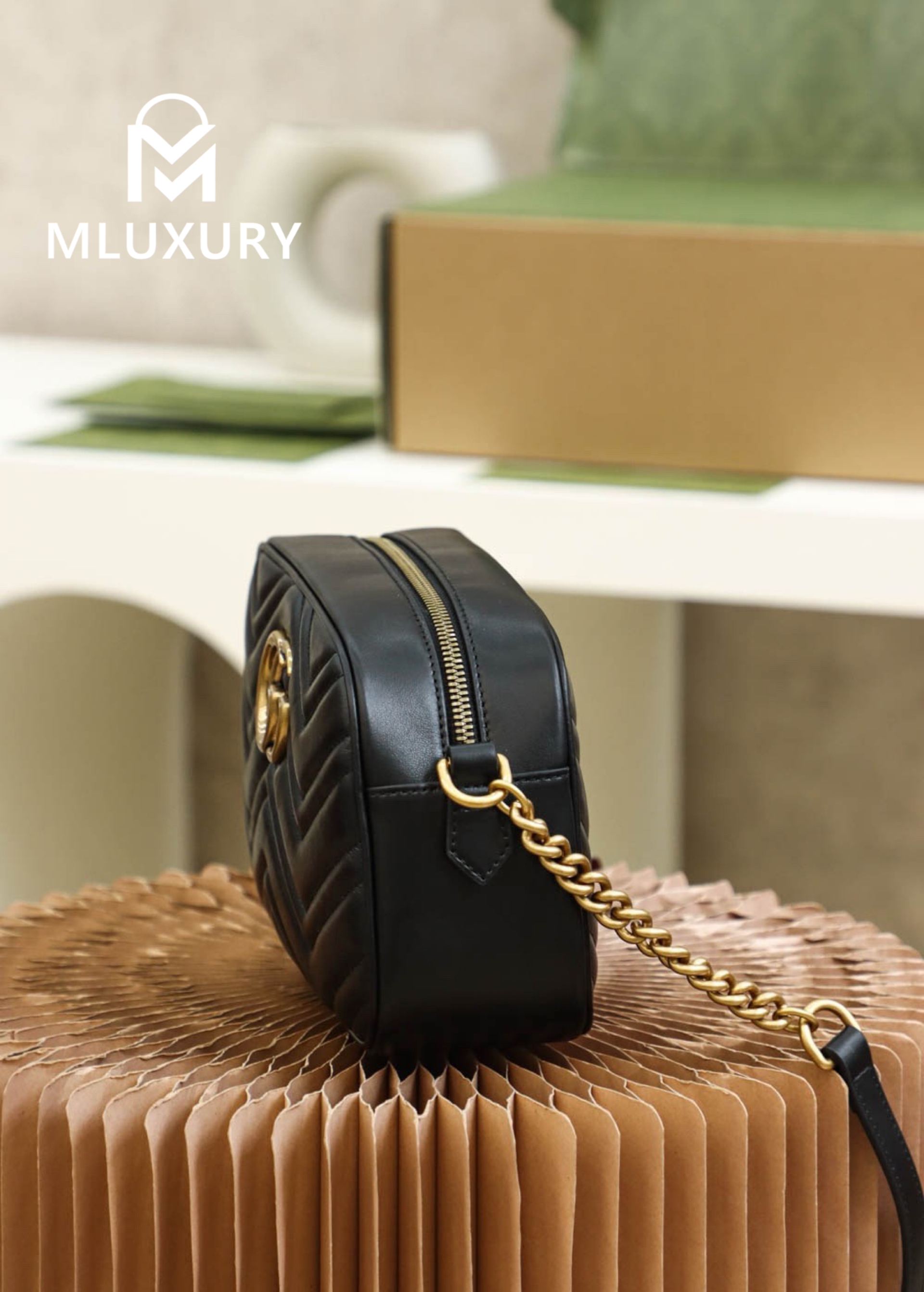 GUCCI Marmont 24cm Camera Bag – Black