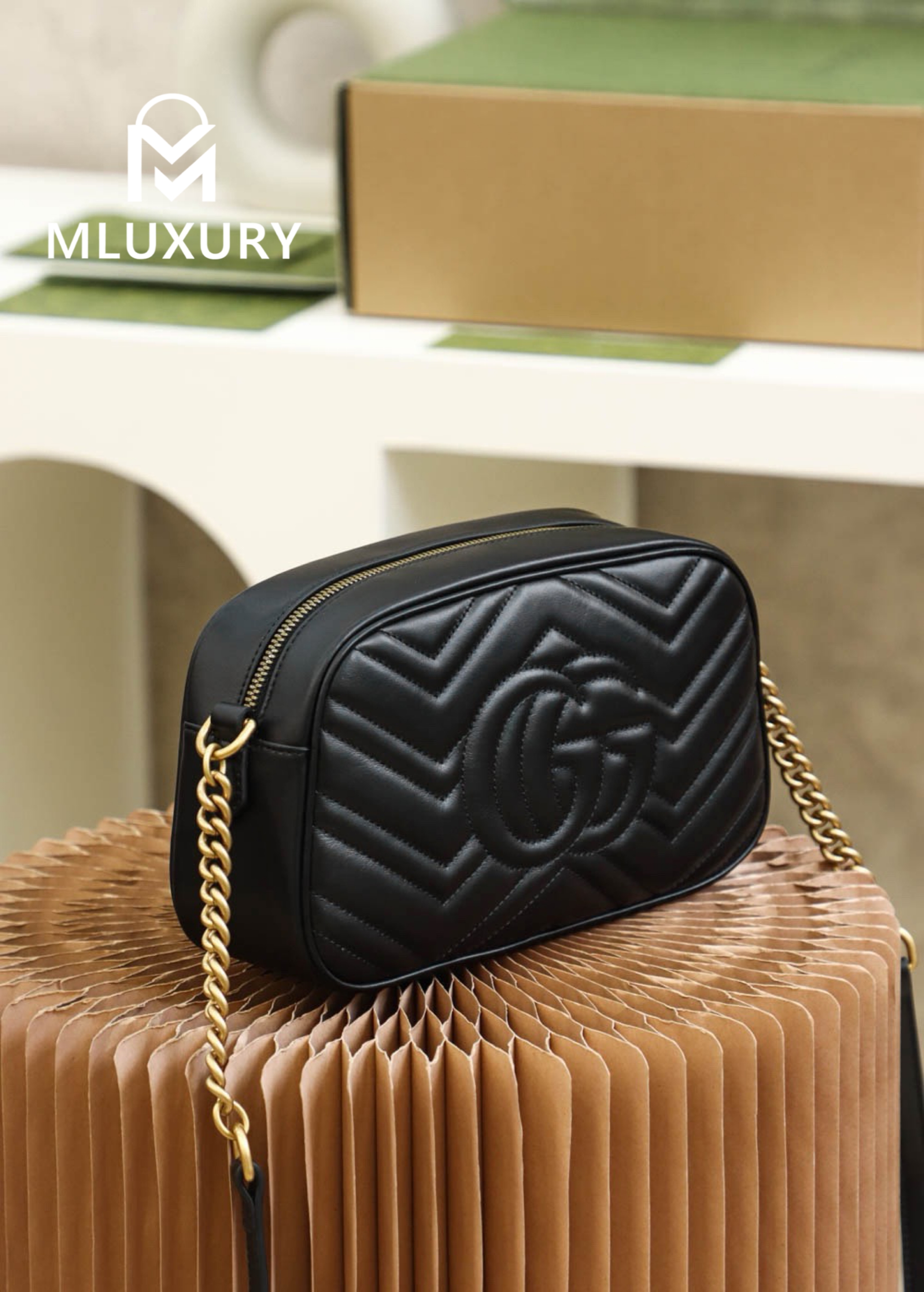 GUCCI Marmont 24cm Camera Bag – Black