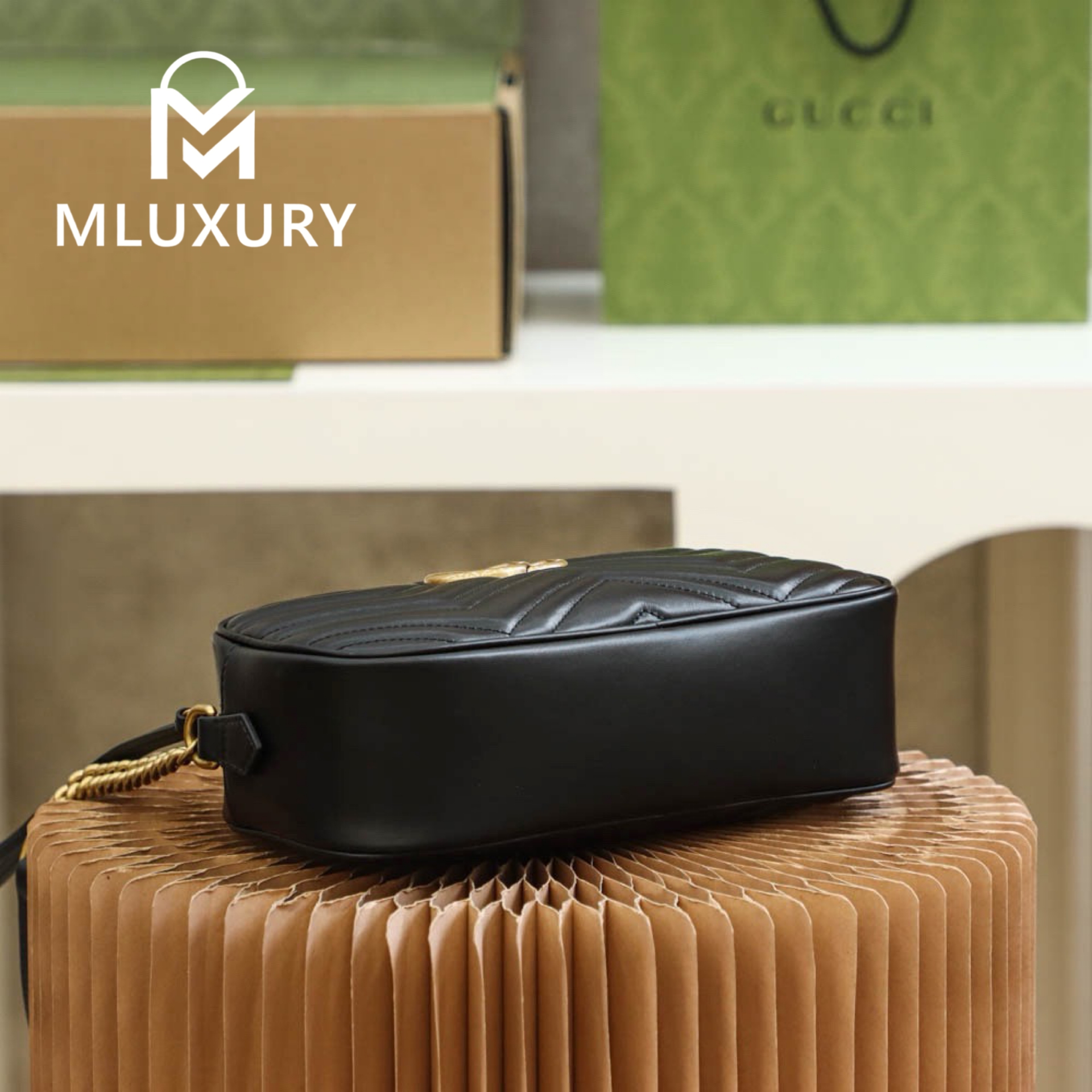 GUCCI Marmont 24cm Camera Bag – Black
