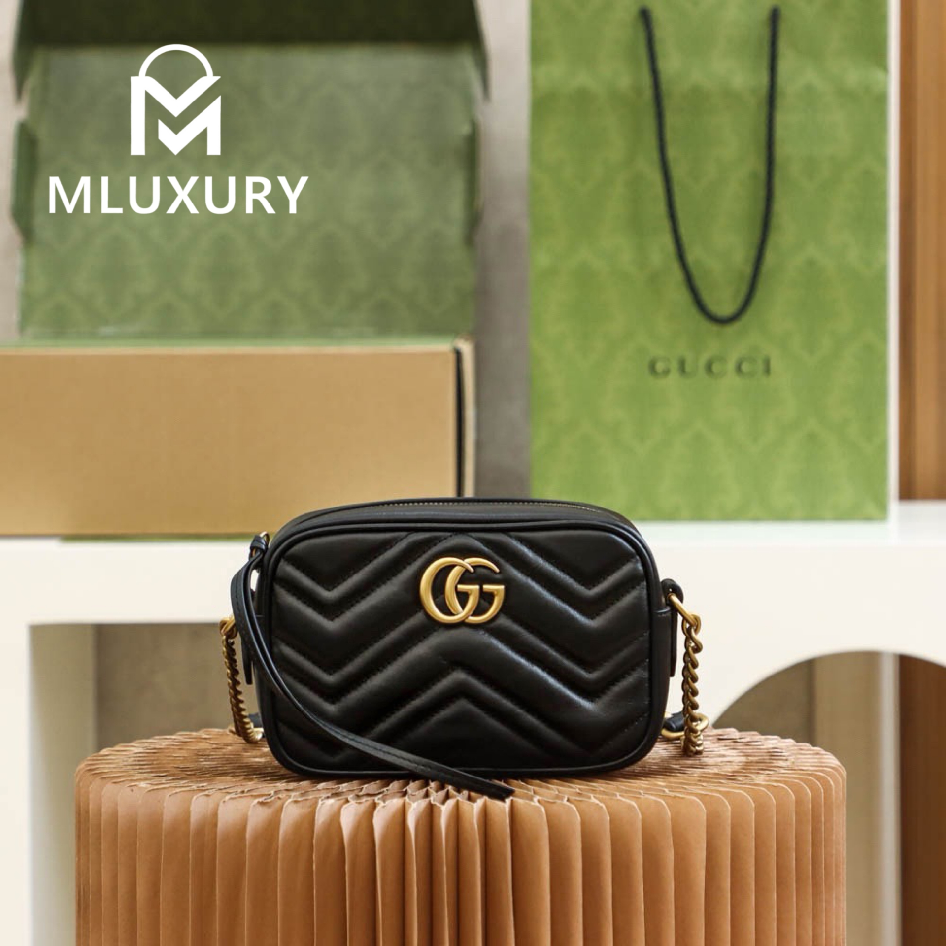GUCCI Marmont 18cm Camera Bag – Black