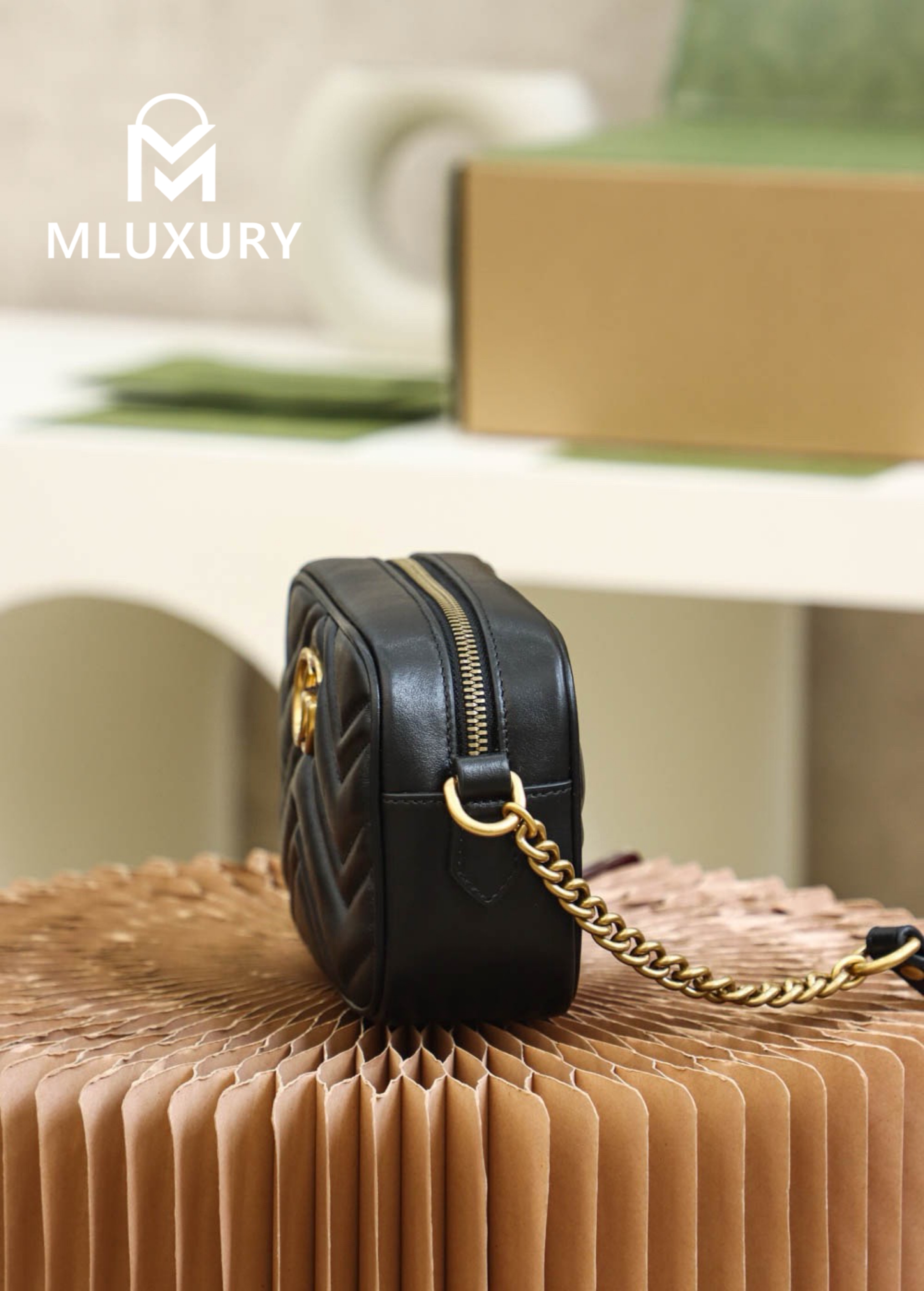 GUCCI Marmont 18cm Camera Bag – Black