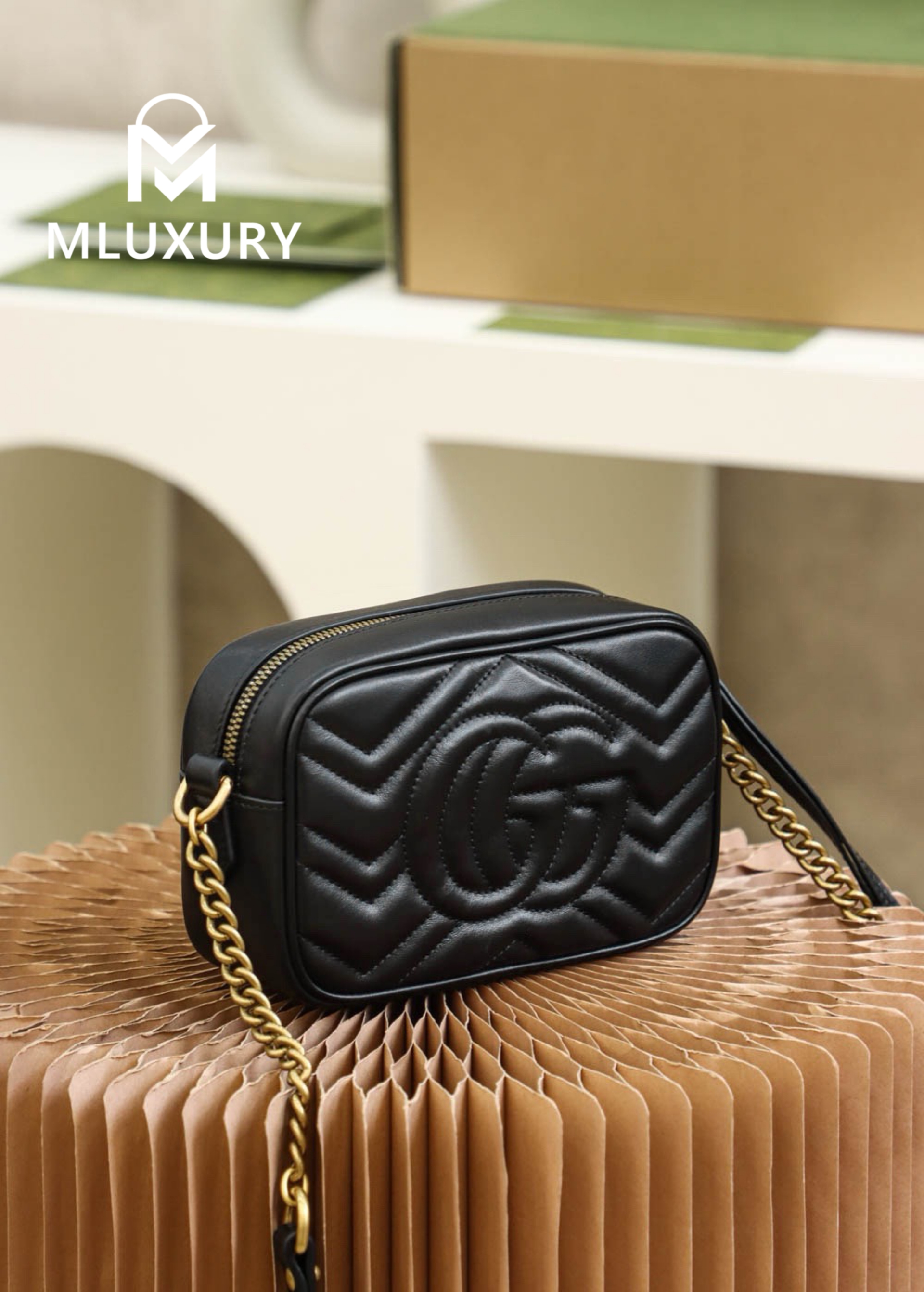 GUCCI Marmont 18cm Camera Bag – Black