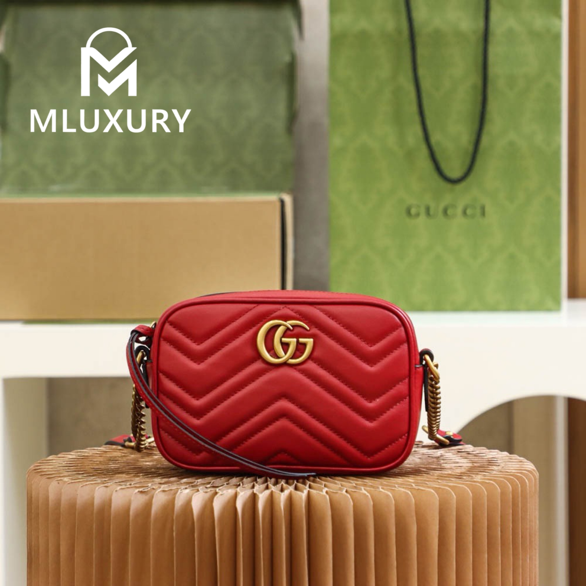 GUCCI Marmont 18cm Camera Bag – Burgundy