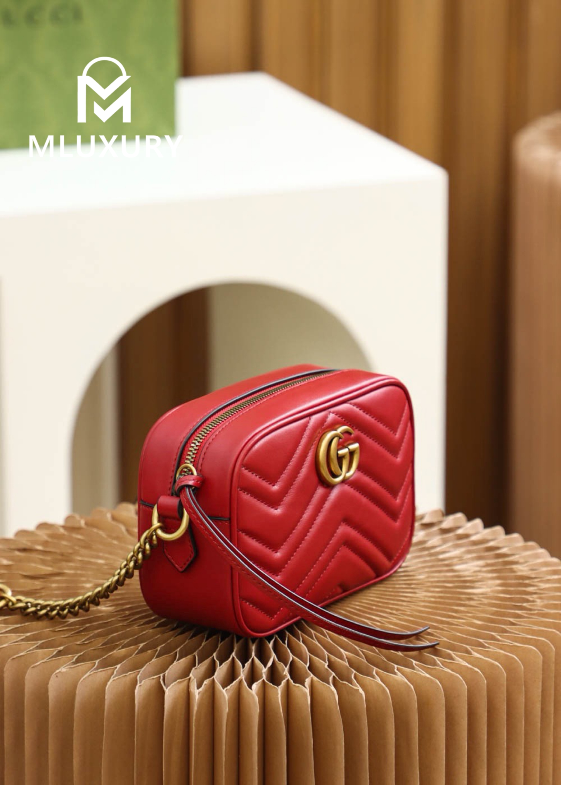 GUCCI Marmont 18cm Camera Bag – Burgundy