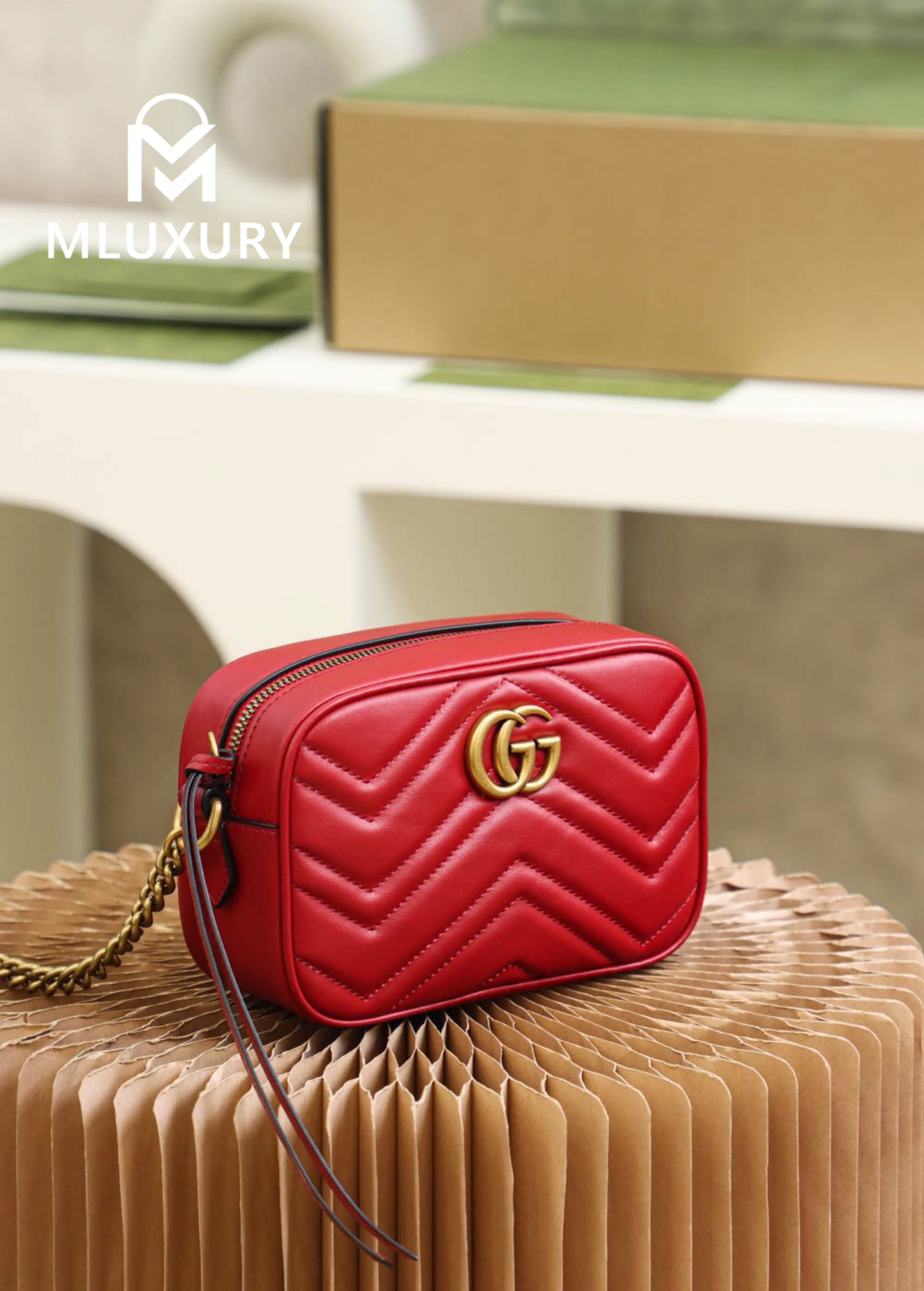 GUCCI Marmont 18cm Camera Bag – Burgundy