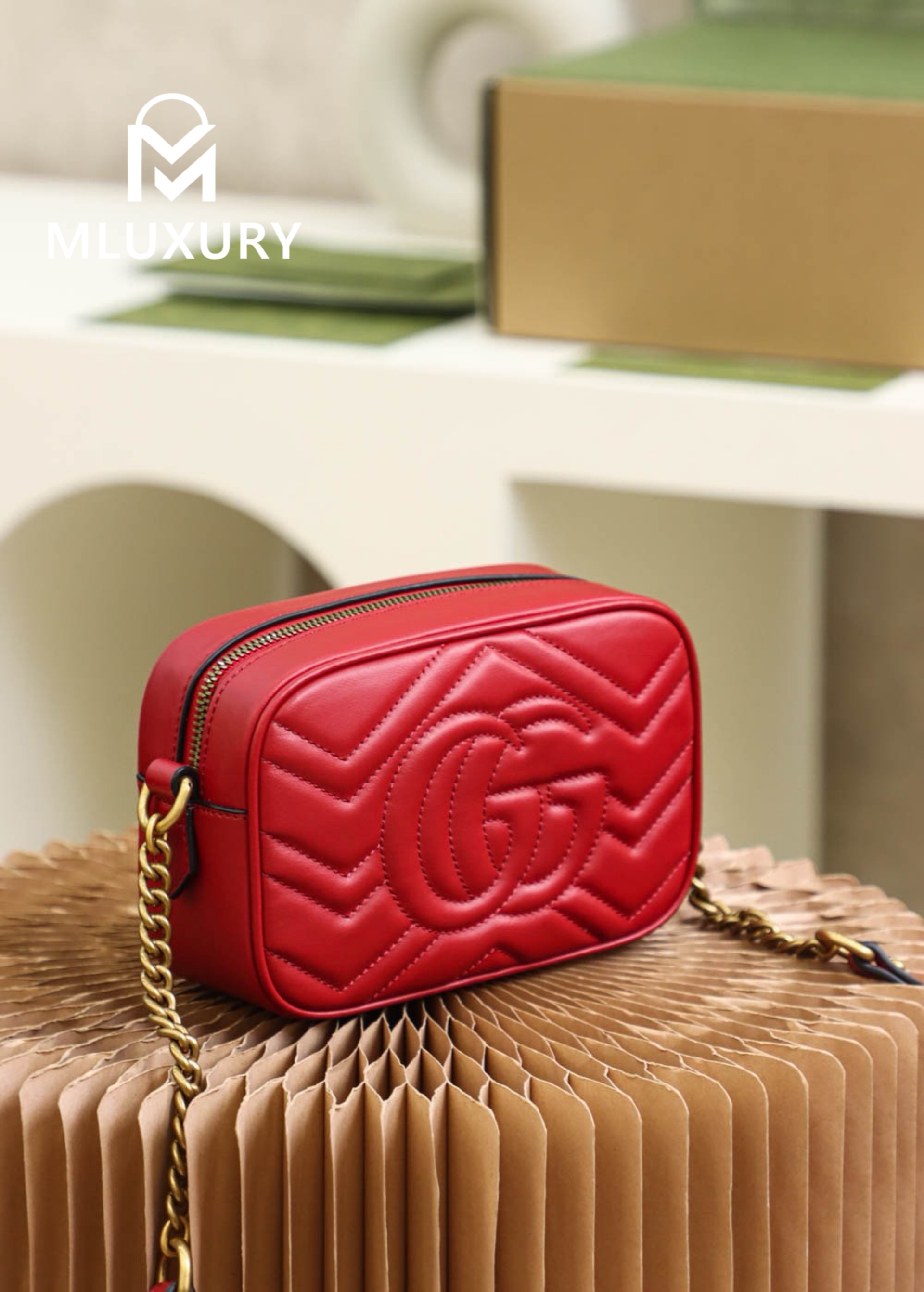 GUCCI Marmont 18cm Camera Bag – Burgundy